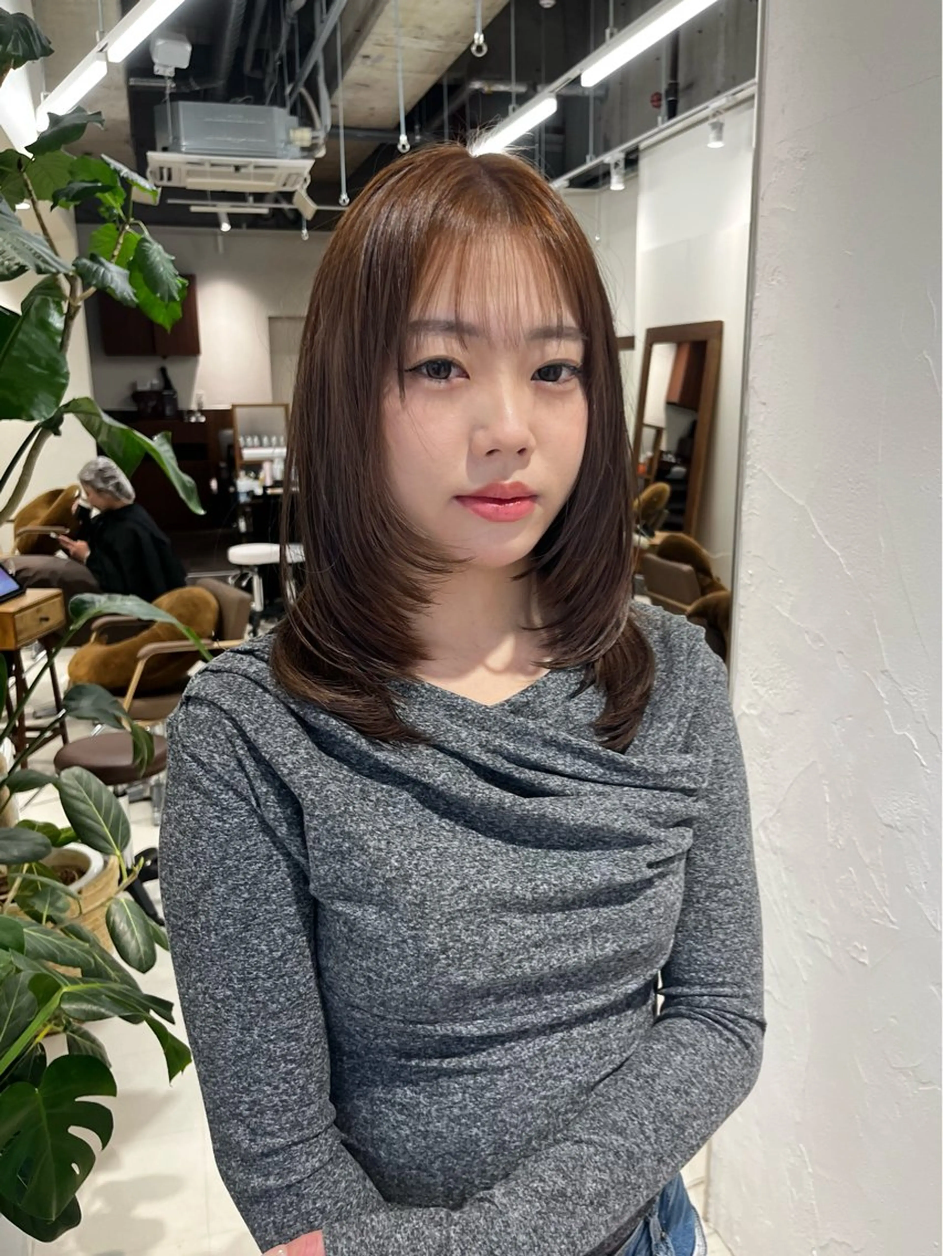 ミディアム カラー ブラウンカラー レイヤーカット カット ヘアカラー トリートメント レイヤーカット/カラ ー/U24/河野凜のヘアスタイル