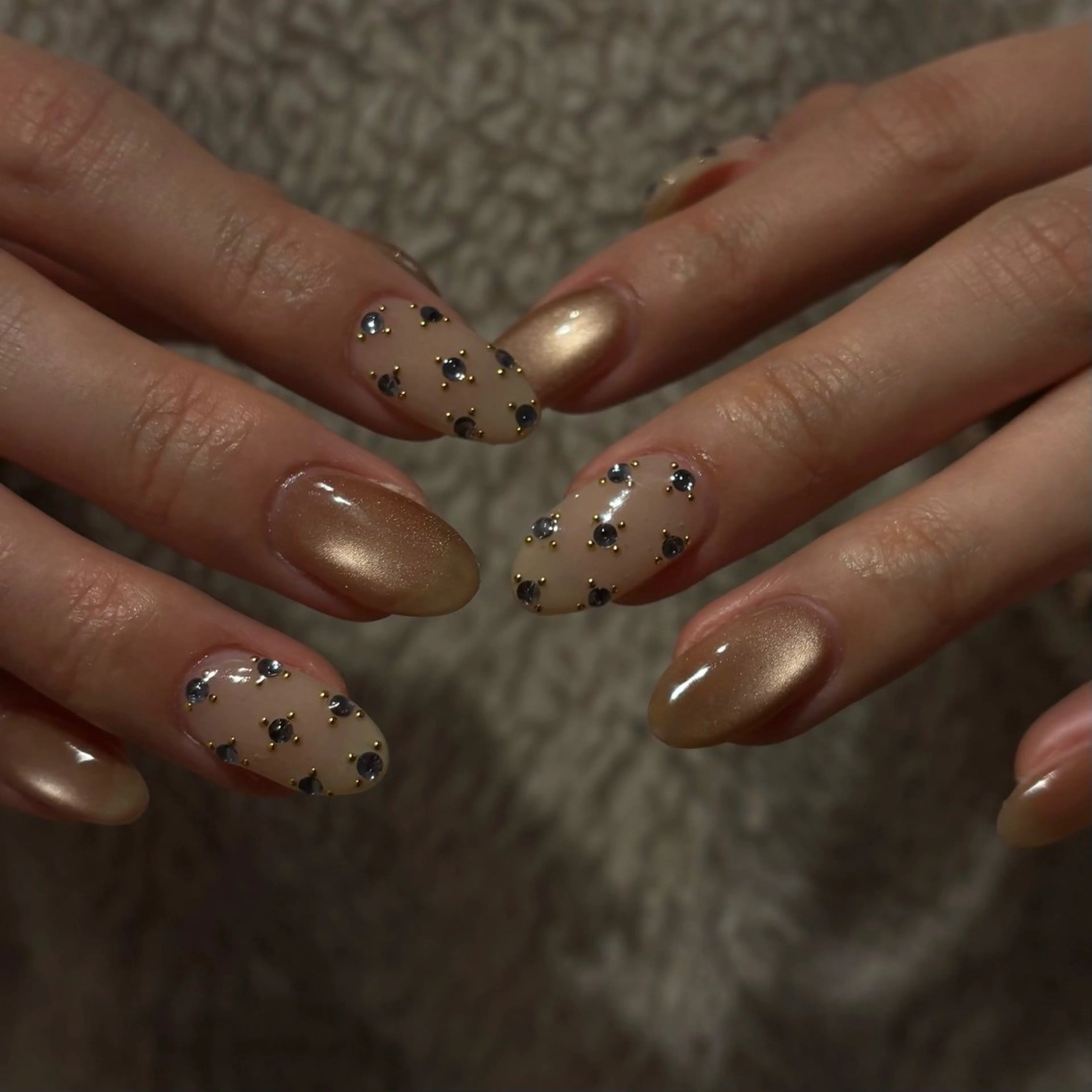 ネイル 氷ネイル・うるうるネイル キラキラネイル マグネットネイル ピンク 冬ネイル ハンドネイル Bianca名駅店 安田のネイルデザイン