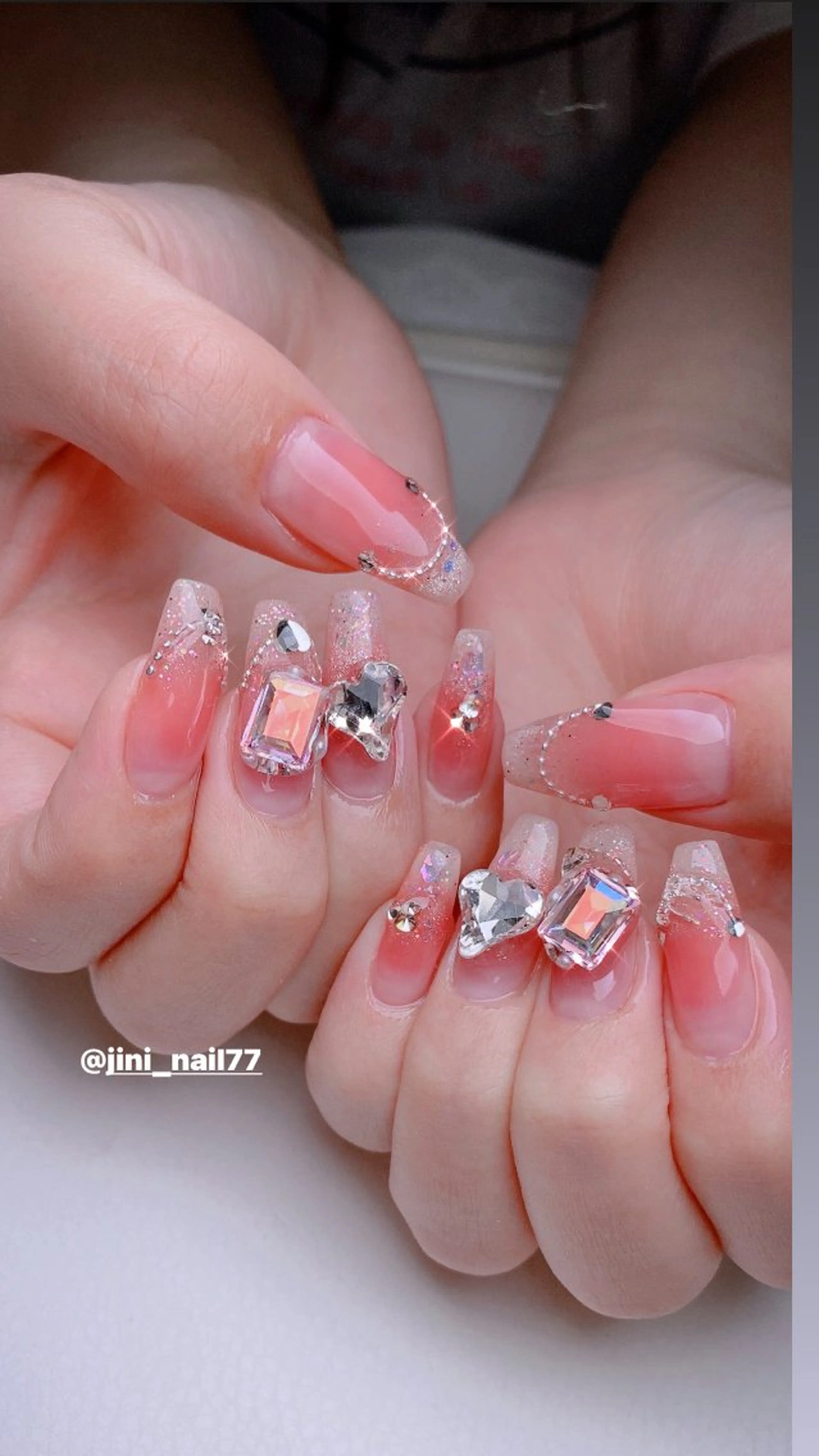 ネイル JINI NAIL所属・ジニ ネイルのネイルデザイン