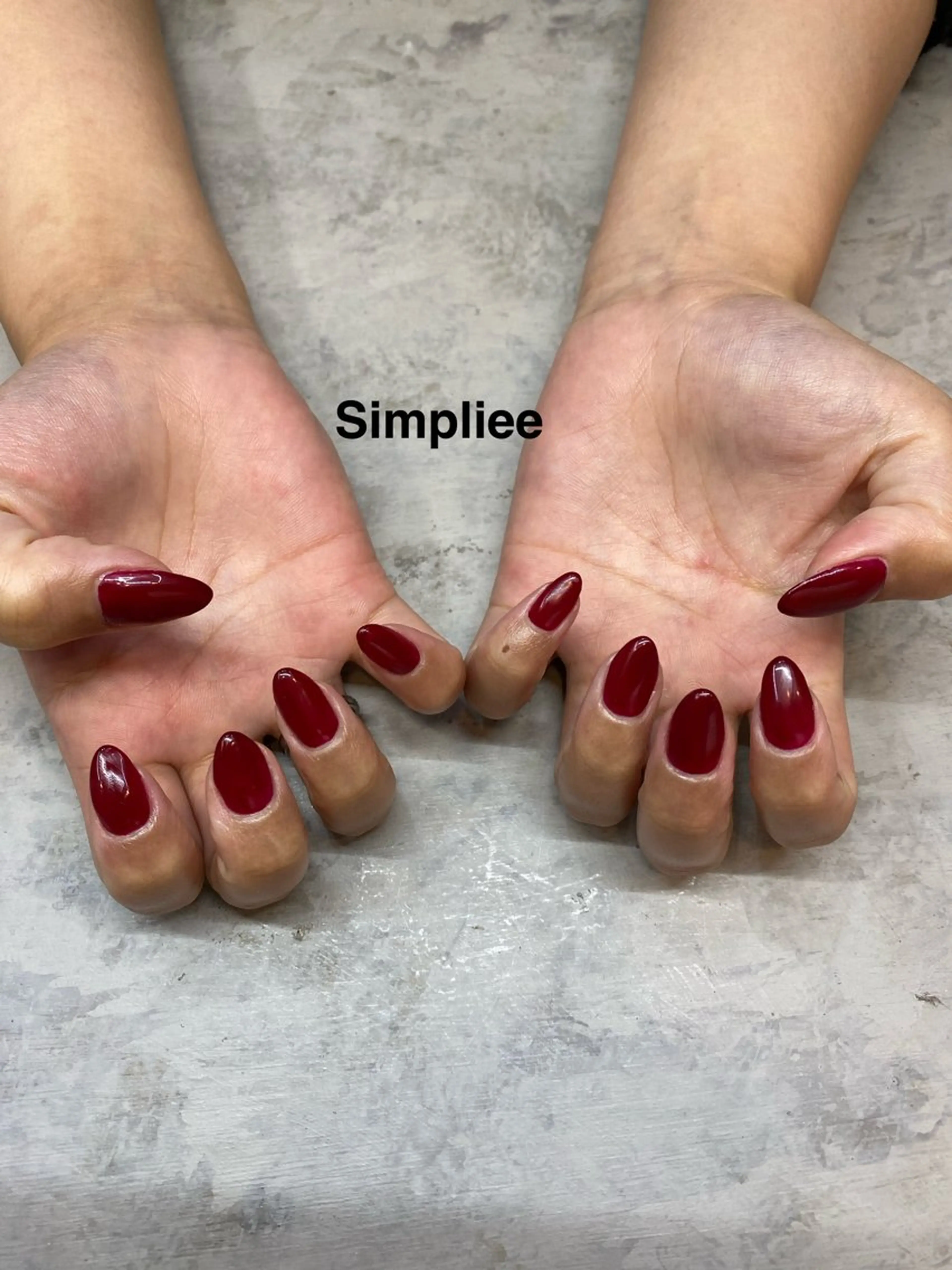 ネイル シンプリーワン 渋谷店🪄MOENAのネイルデザイン