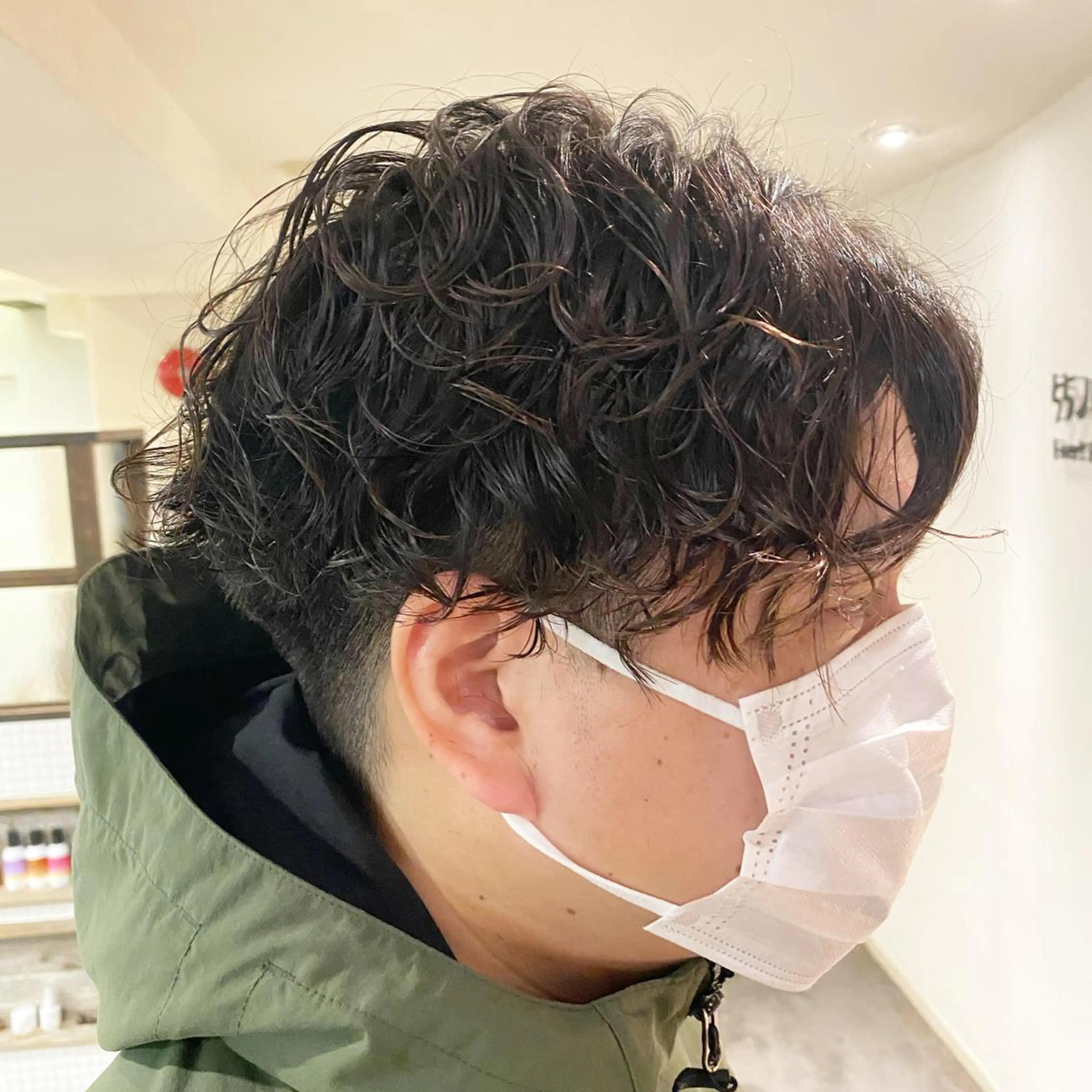 ミディアム パーマ メンズ ミディアムパーマ センターパート メンズパーマ TELA HAIR   岩槻所属・TELA HAIR 岩槻　高梨のヘアスタイル