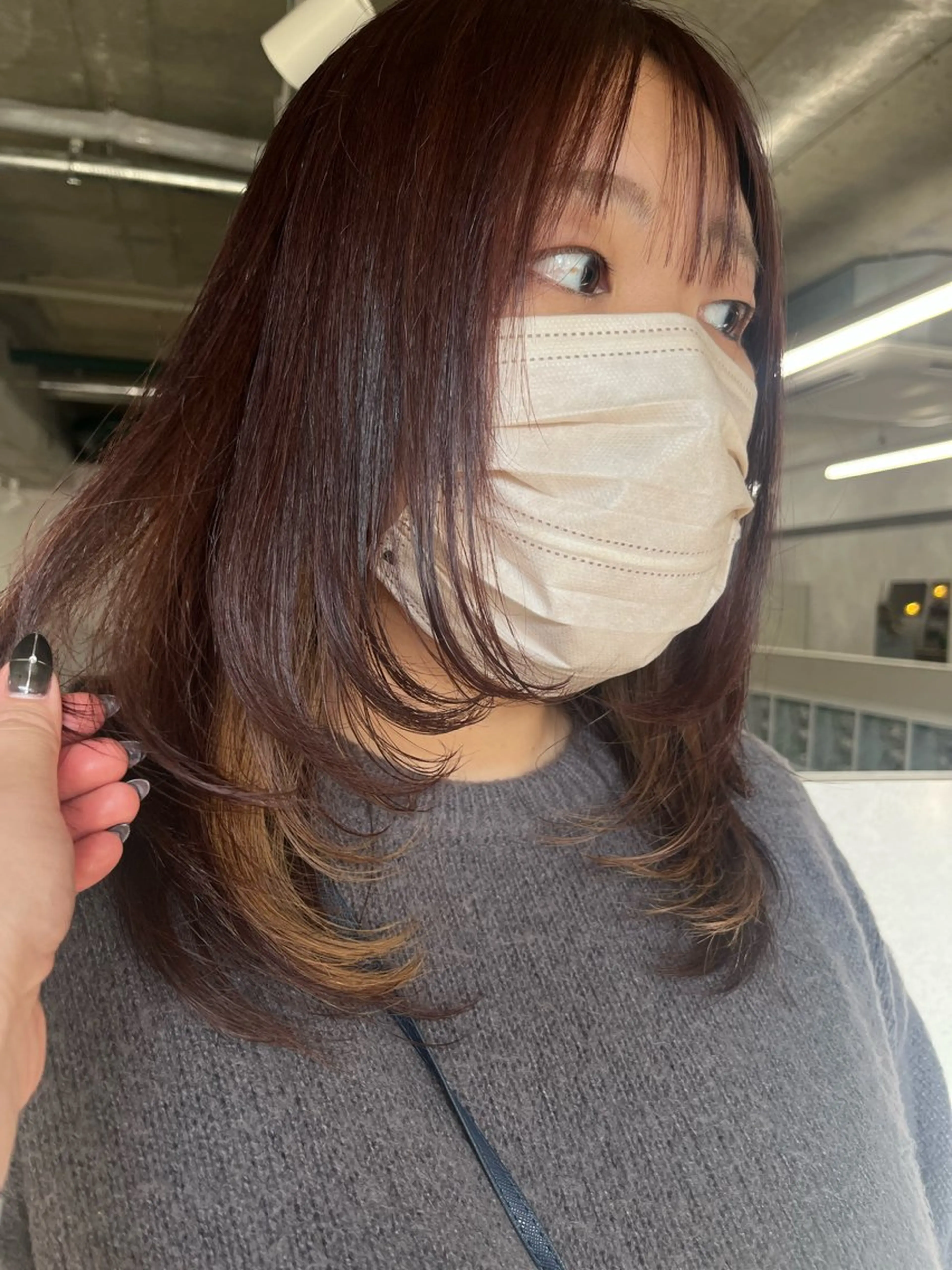 ミディアム レイヤーカット anon Loemのヘアスタイル