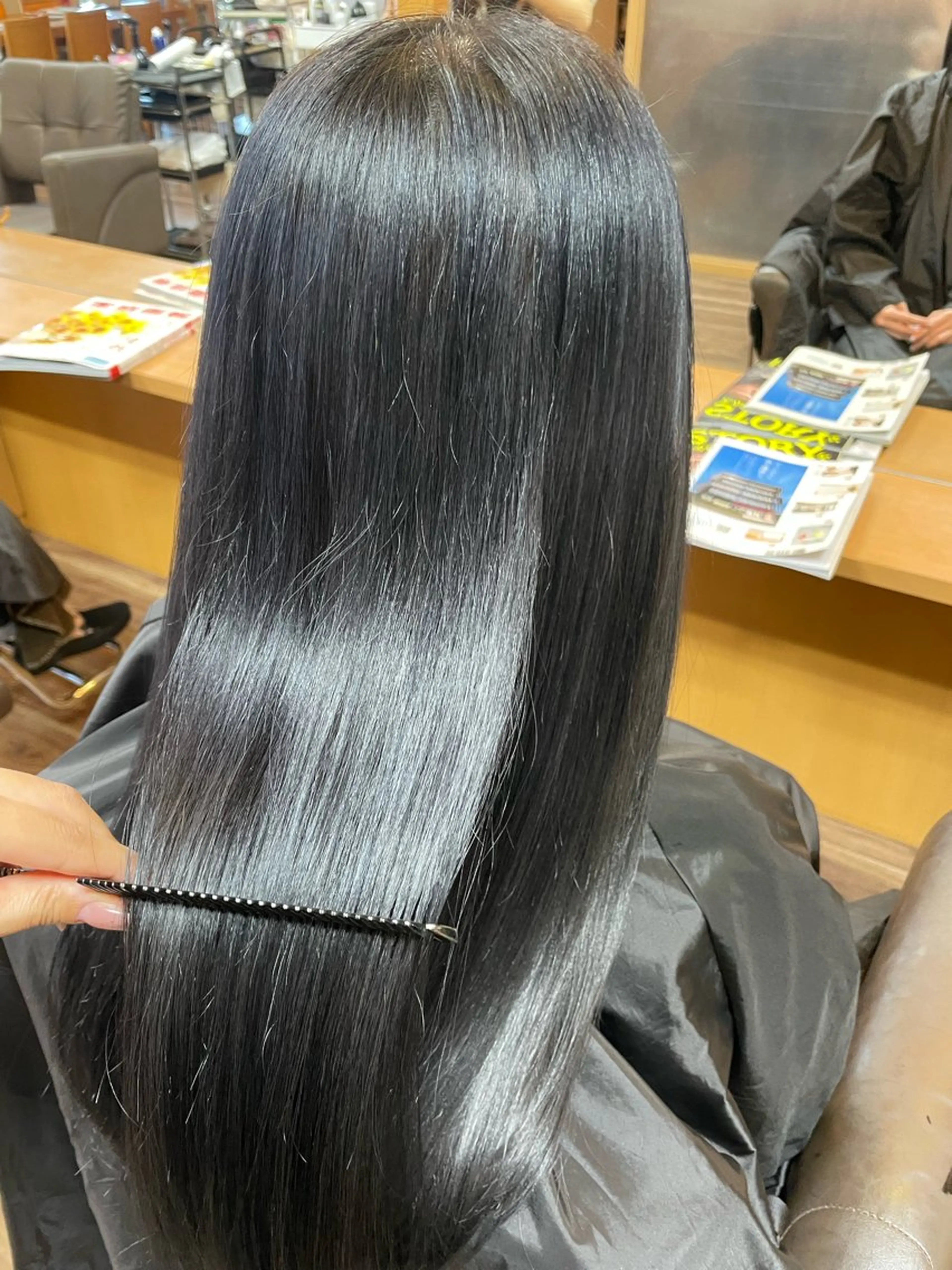 ロング 中野 里咲のヘアスタイル
