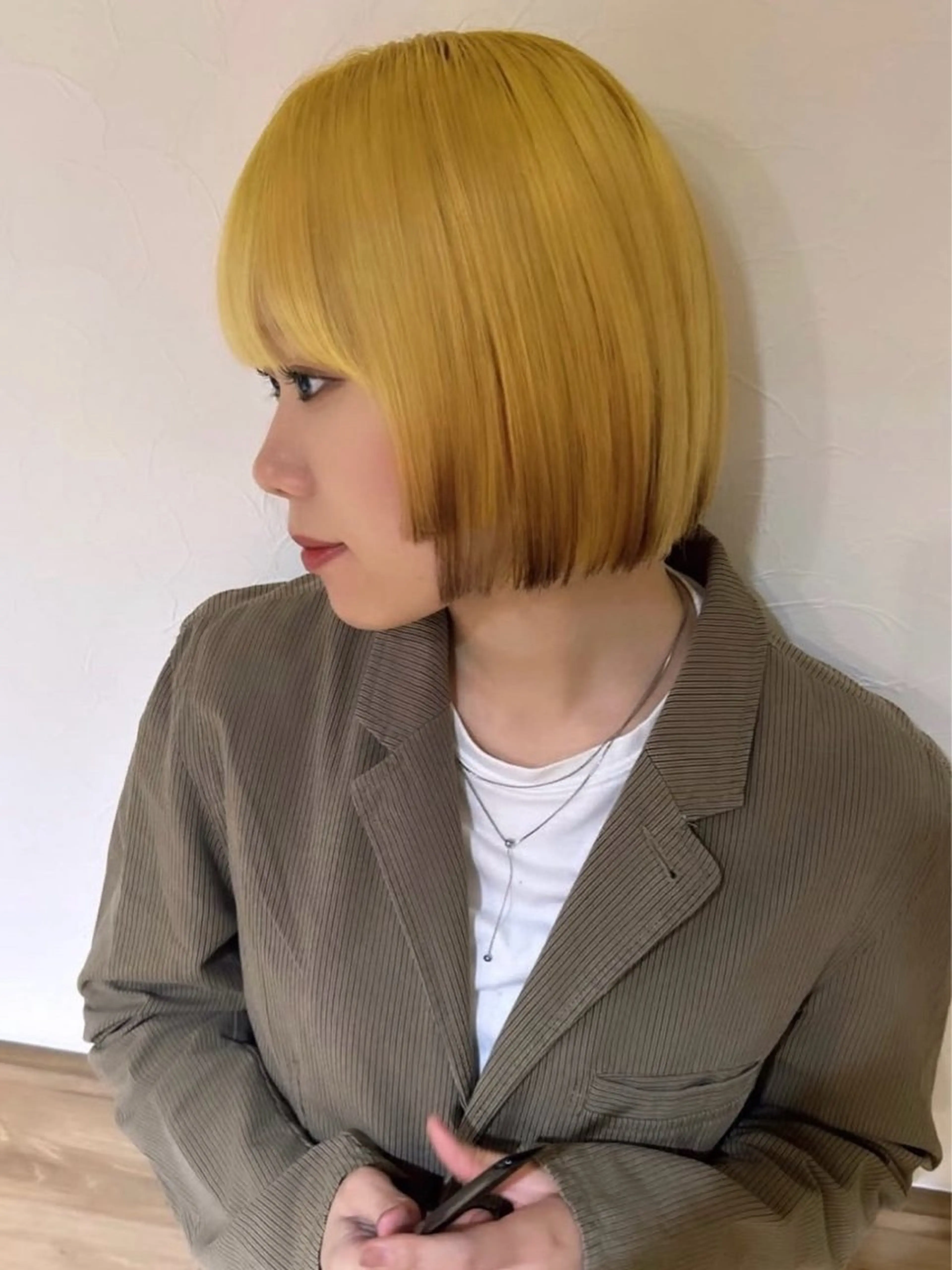 ショート カラー ブリーチ ダブルカラー イルミナカラー ブリーチなしカラー ボブ カット ヘアカラー トリートメント LUCK 本厚木店のヘアスタイル