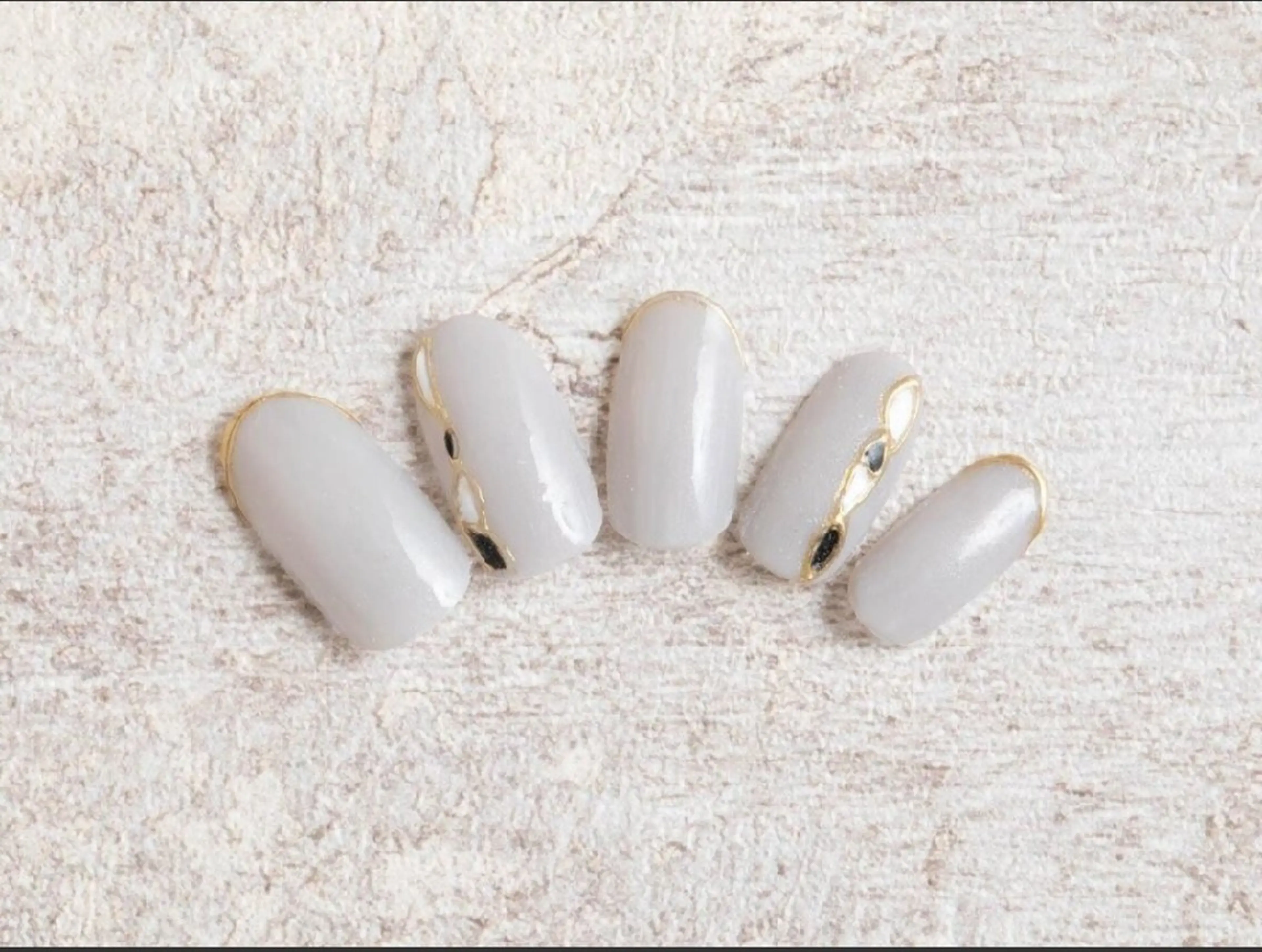 ネイル ニュアンスネイル Tiary🤍 Sachikaのネイルデザイン