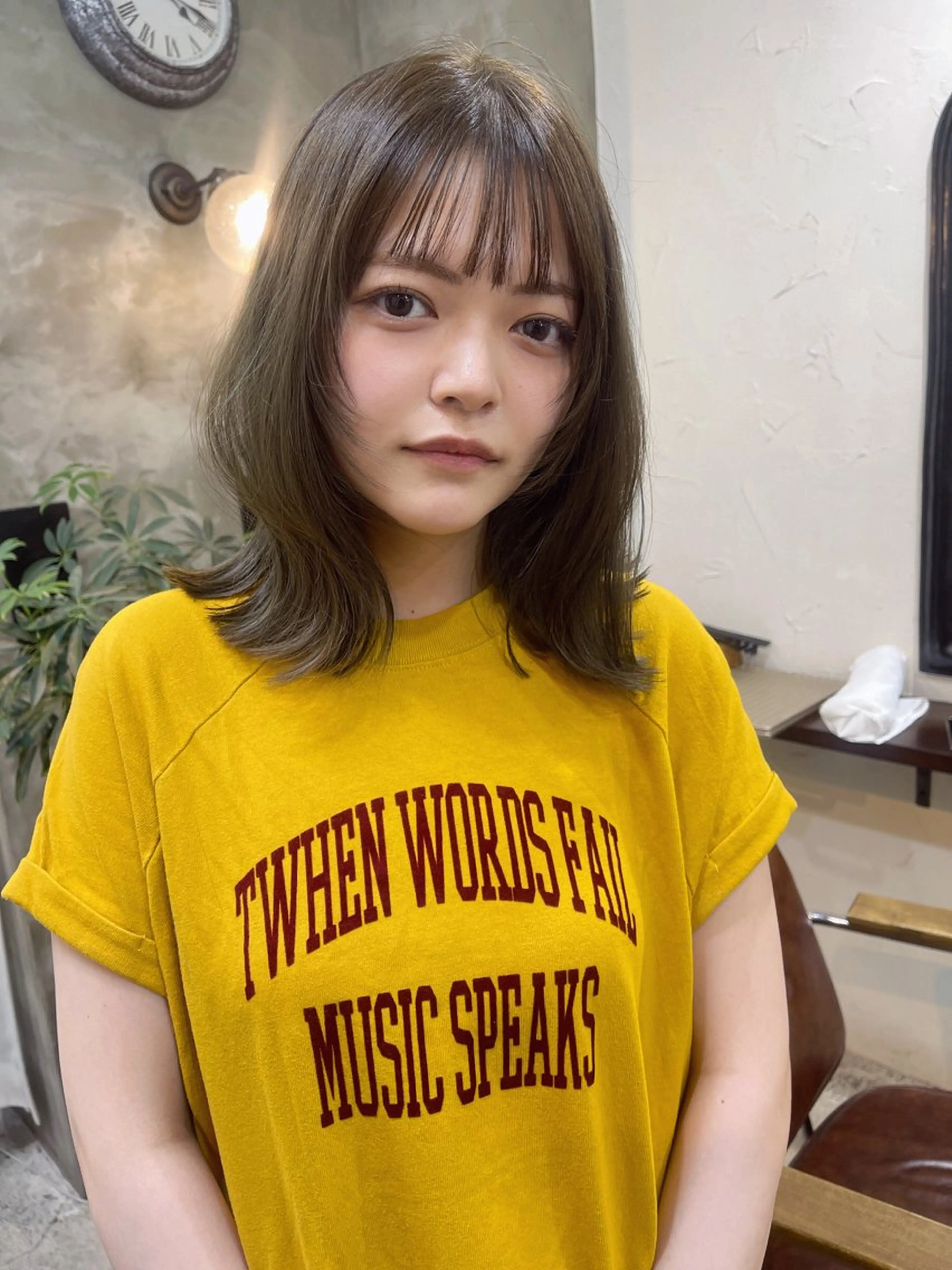 ミディアム 顔まわりレイヤー/ bob及川亜沙美のヘアスタイル