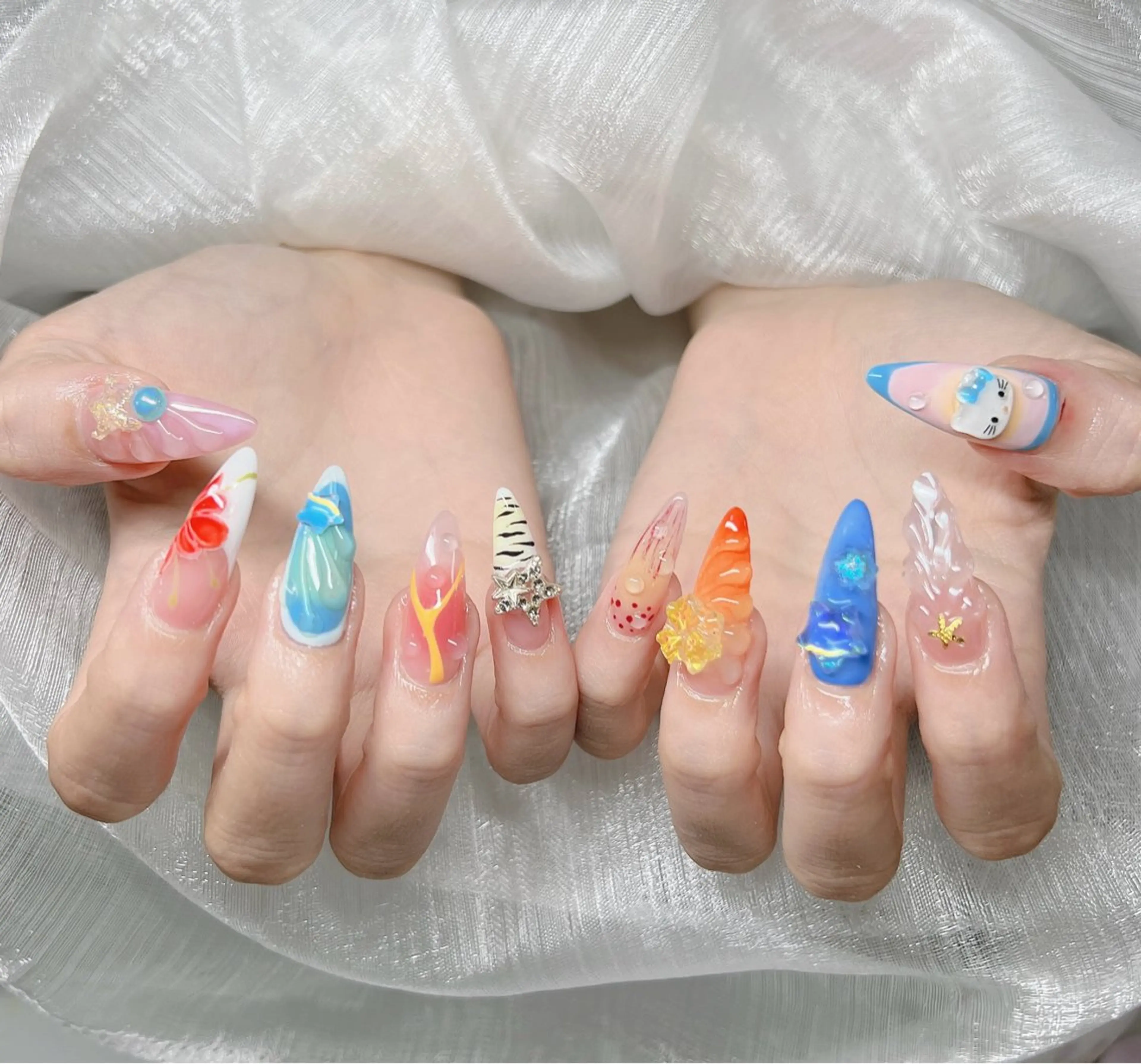 ネイル ハンドネイル Lee Nailsのネイルデザイン