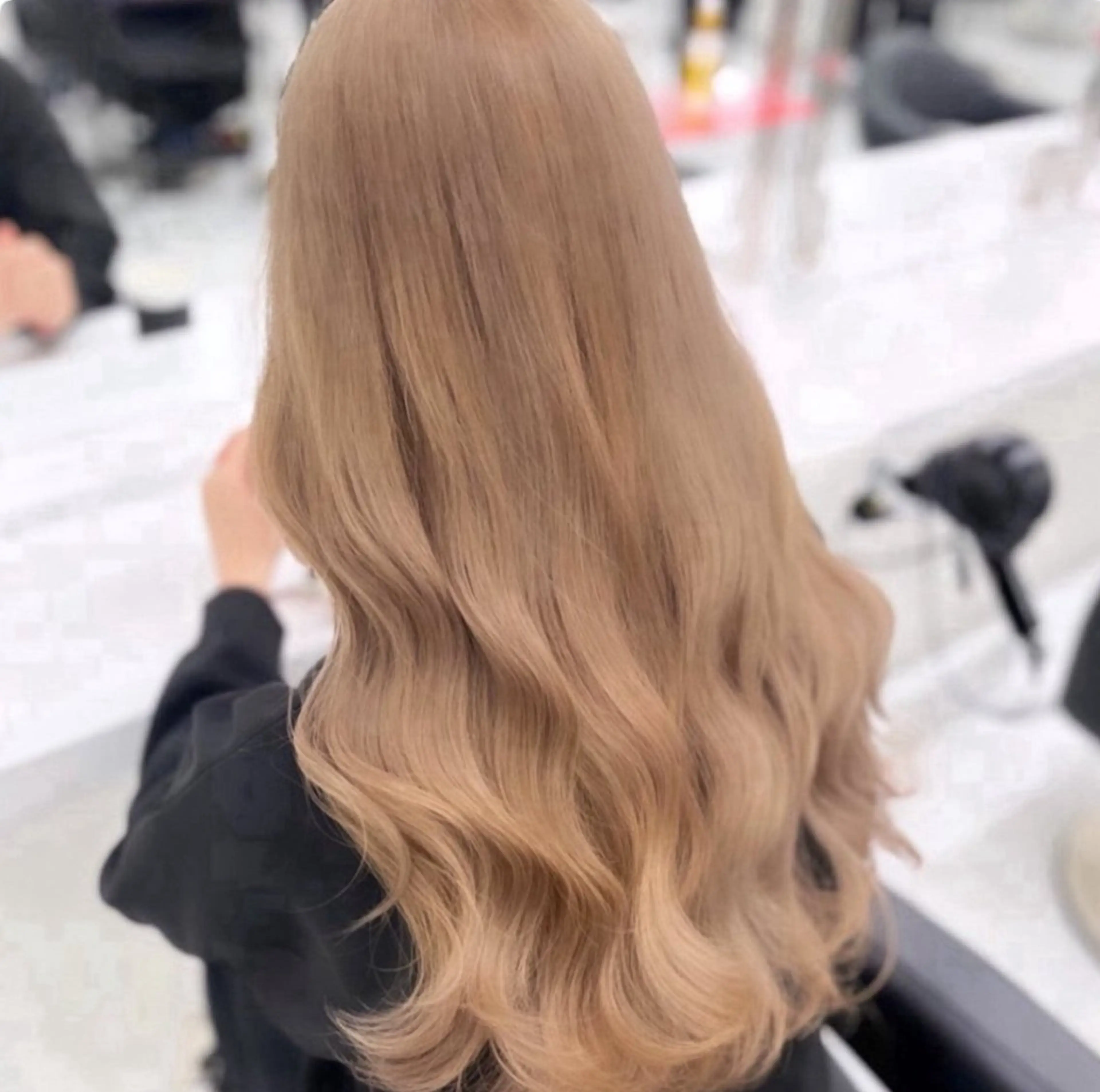 ロング カラー 🫧うる艶トレンド 🫧透明感カラーのヘアスタイル