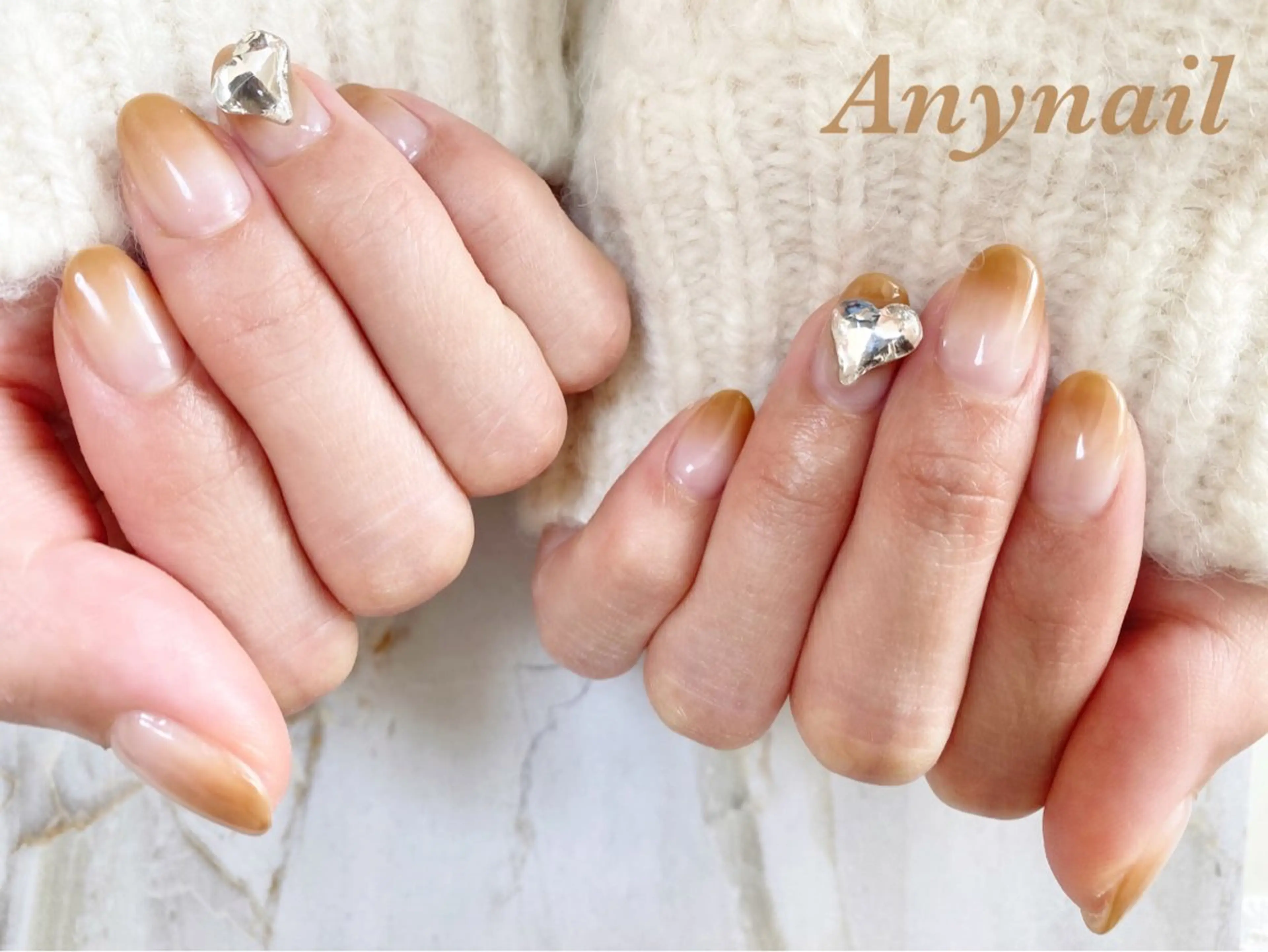 ネイル ブルー グラデーション ハート ストーンネイル 冬ネイル 岩澤 恵子のネイルデザイン