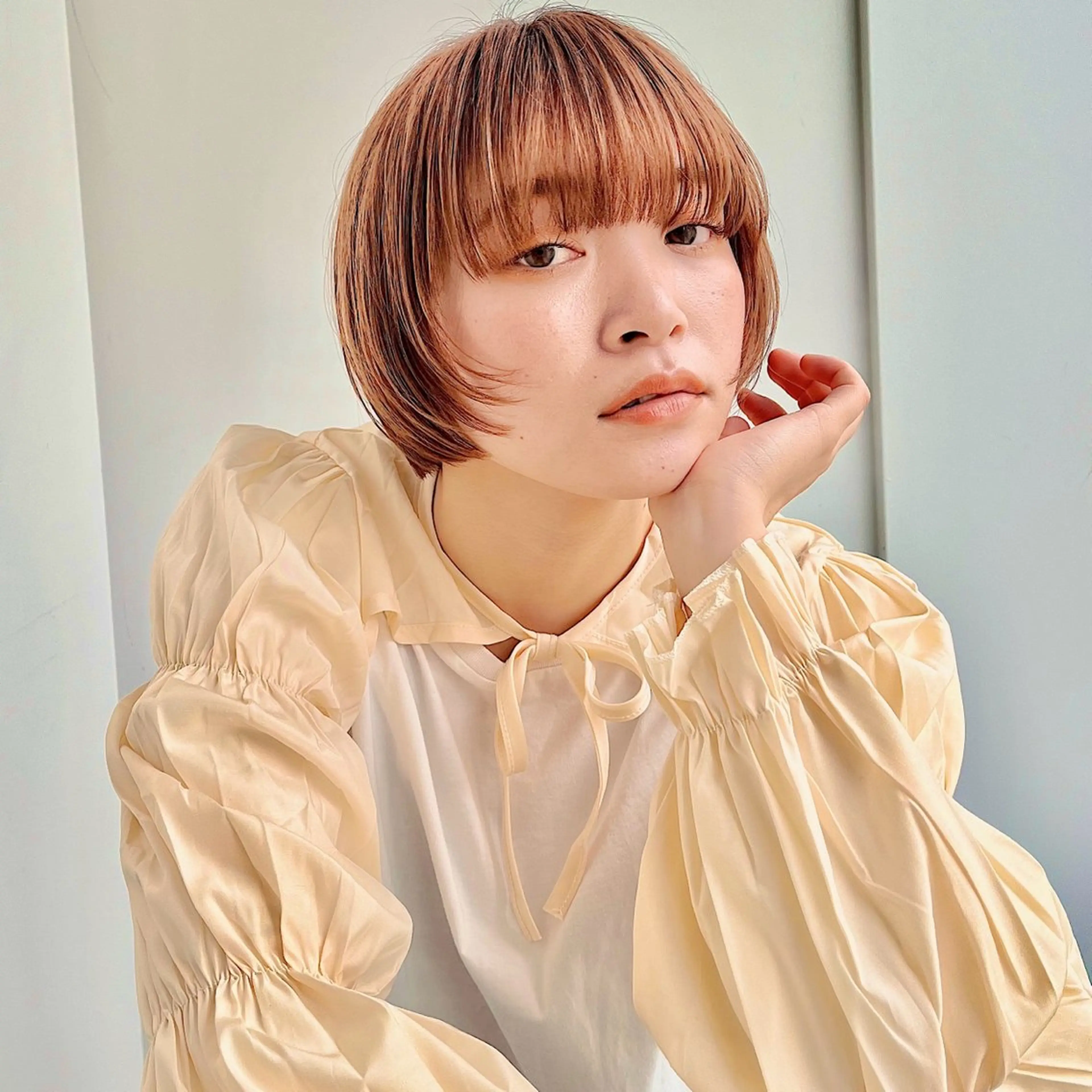 ショート ショートボブ ボブ 顔まわりレイヤー レイヤーカット ショートヘア あやめ【顔まわり/レ イヤー/柔らかカラ】のヘアスタイル