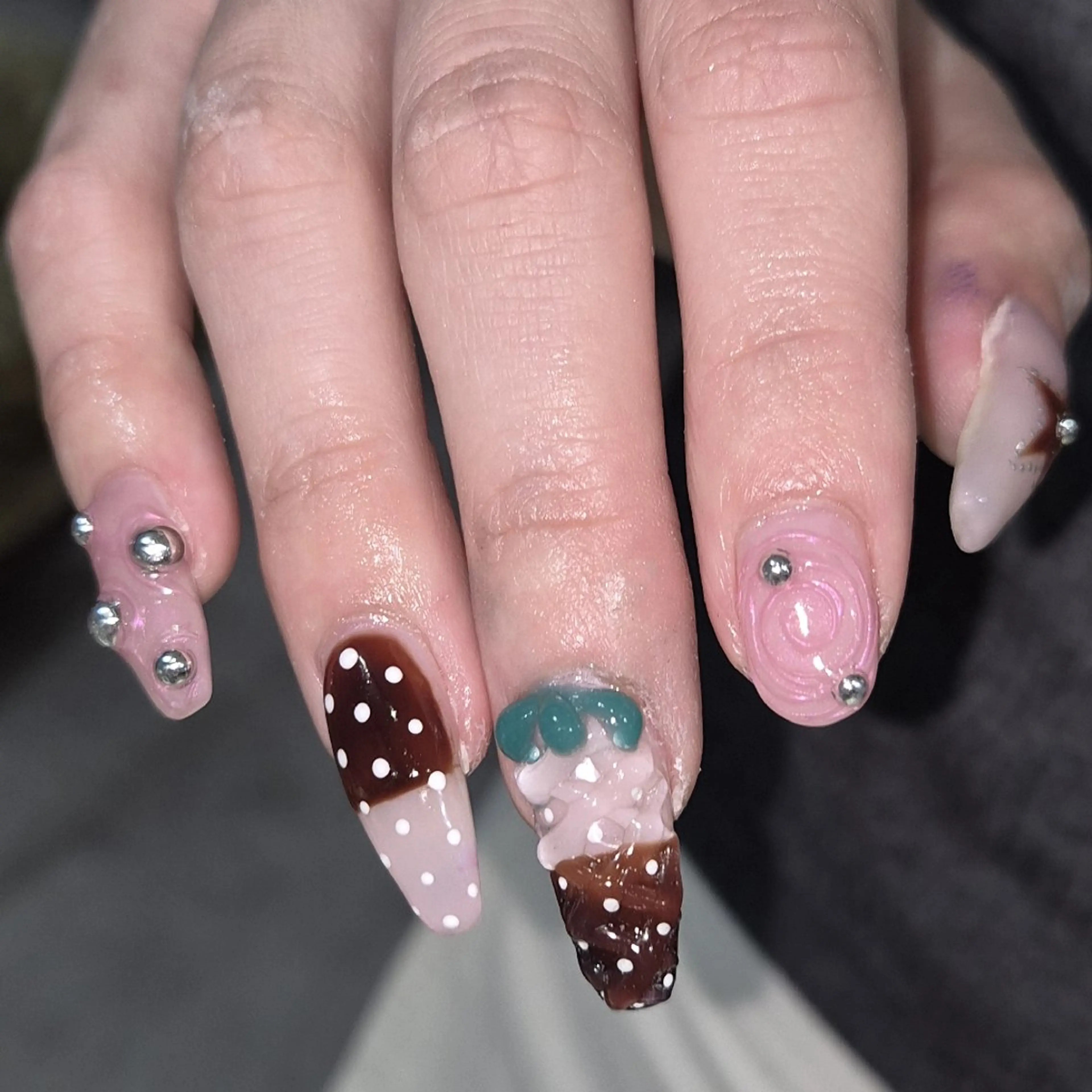 ネイル ハンドネイル フットネイル MINAMI ☆.*˚/個性派のネイルデザイン