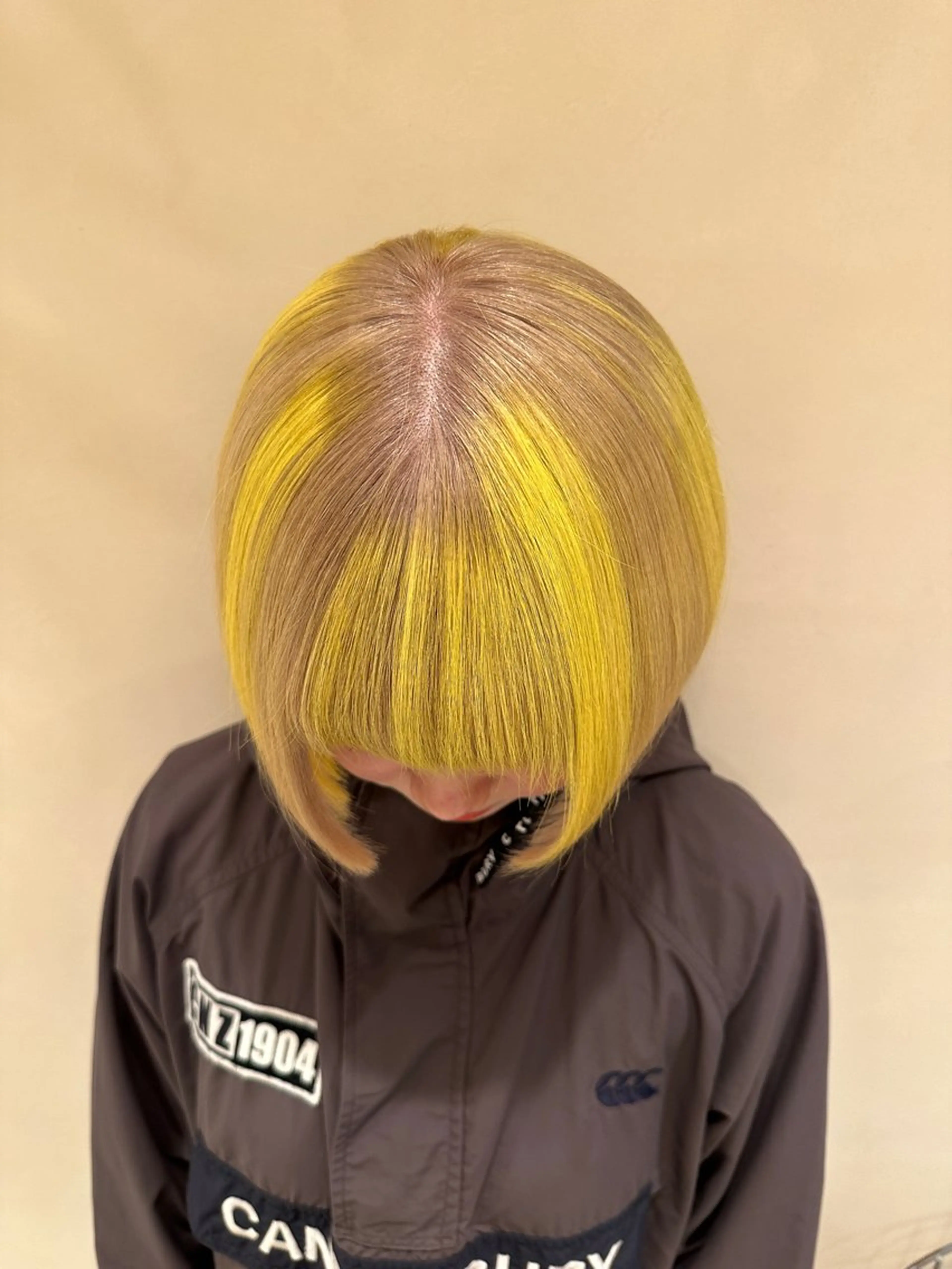 ショート カラー ベージュカラー イエローカラー SALOWIN  梅田茶屋町店所属・梅田/ベージュカラー /ブリーチカラーのヘアスタイル