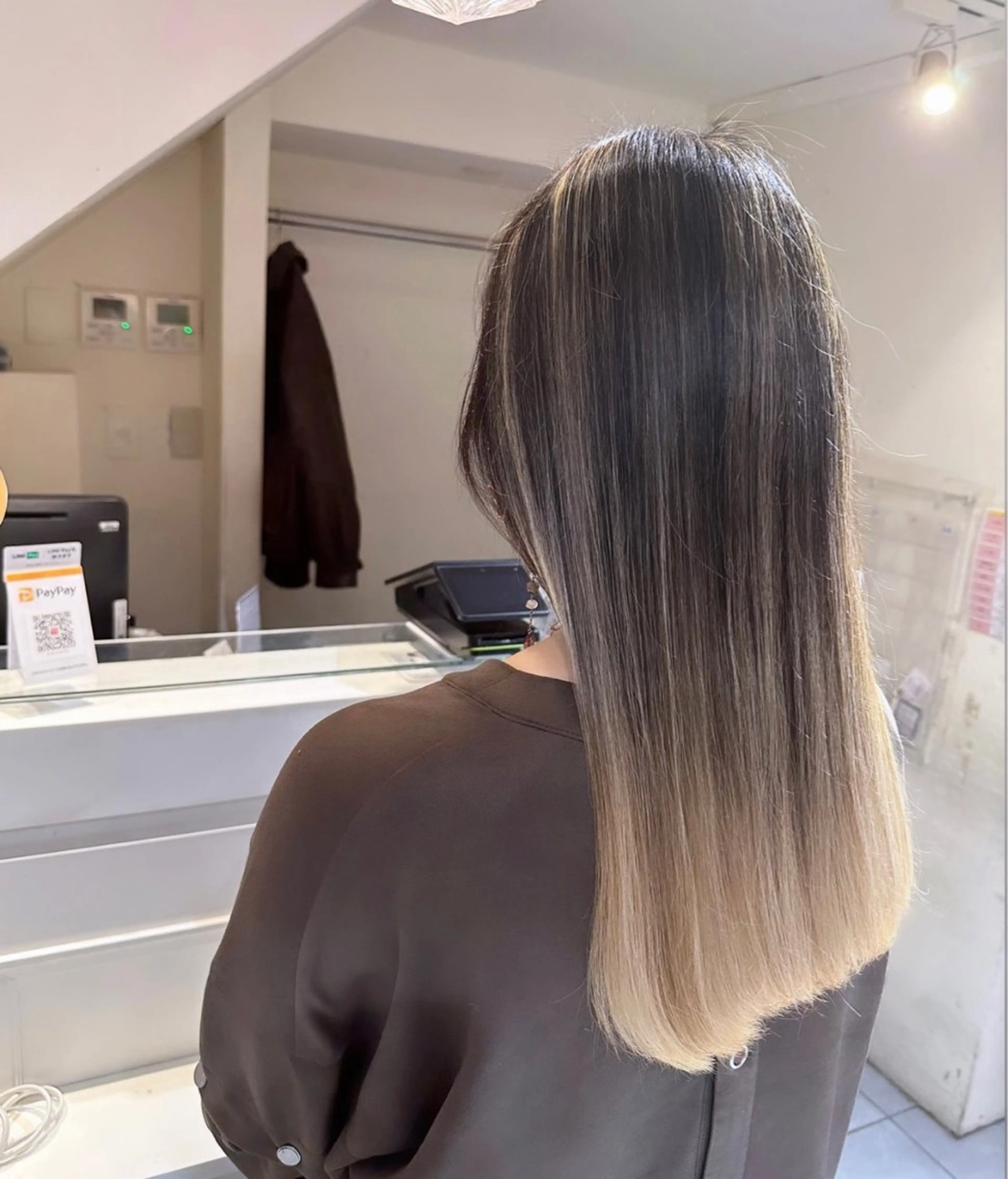 ロング カラー 矢幡 栞菜のヘアスタイル