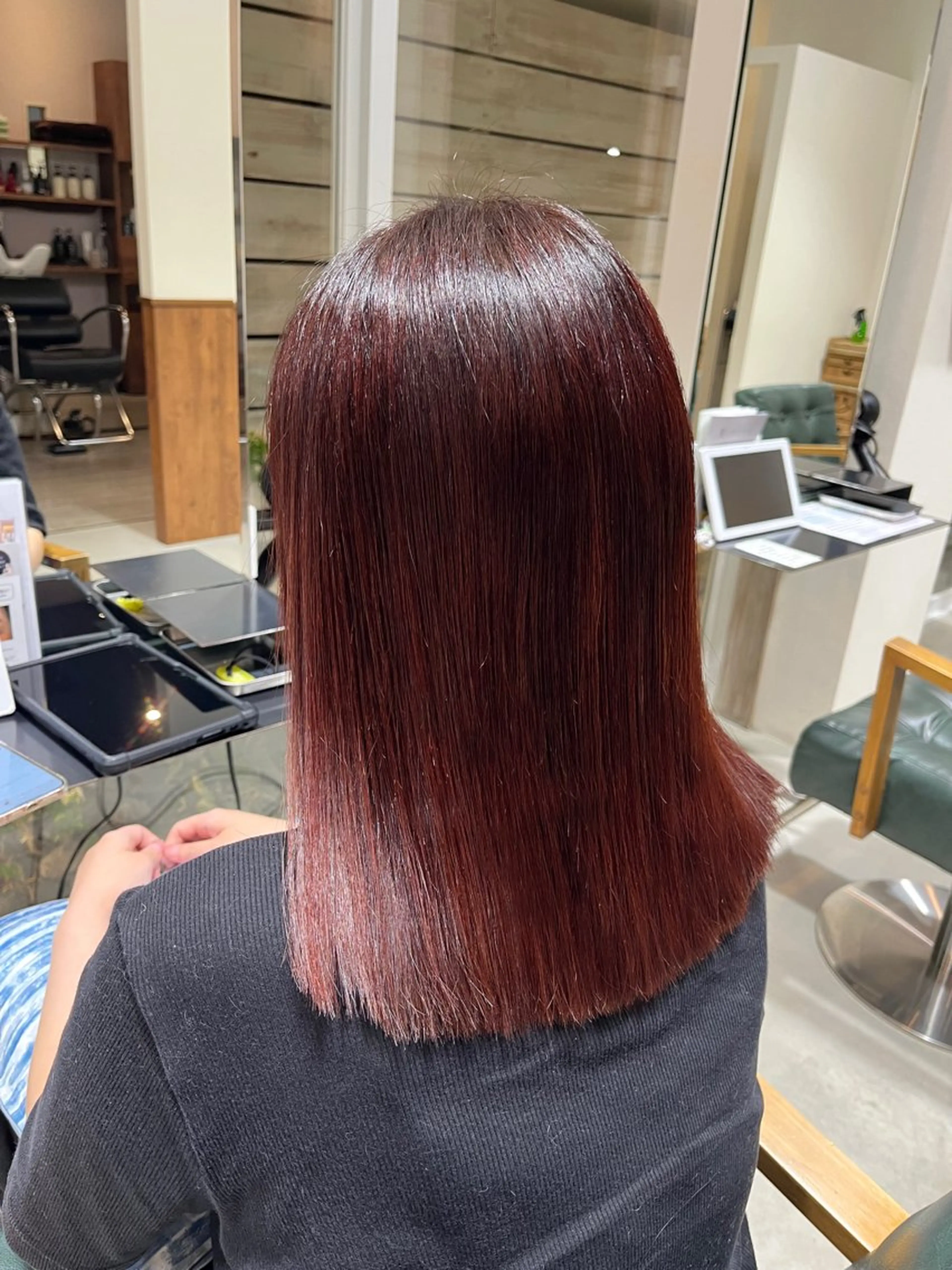 ミディアム カラー カット ヘアカラー 宮川 結妃のヘアスタイル