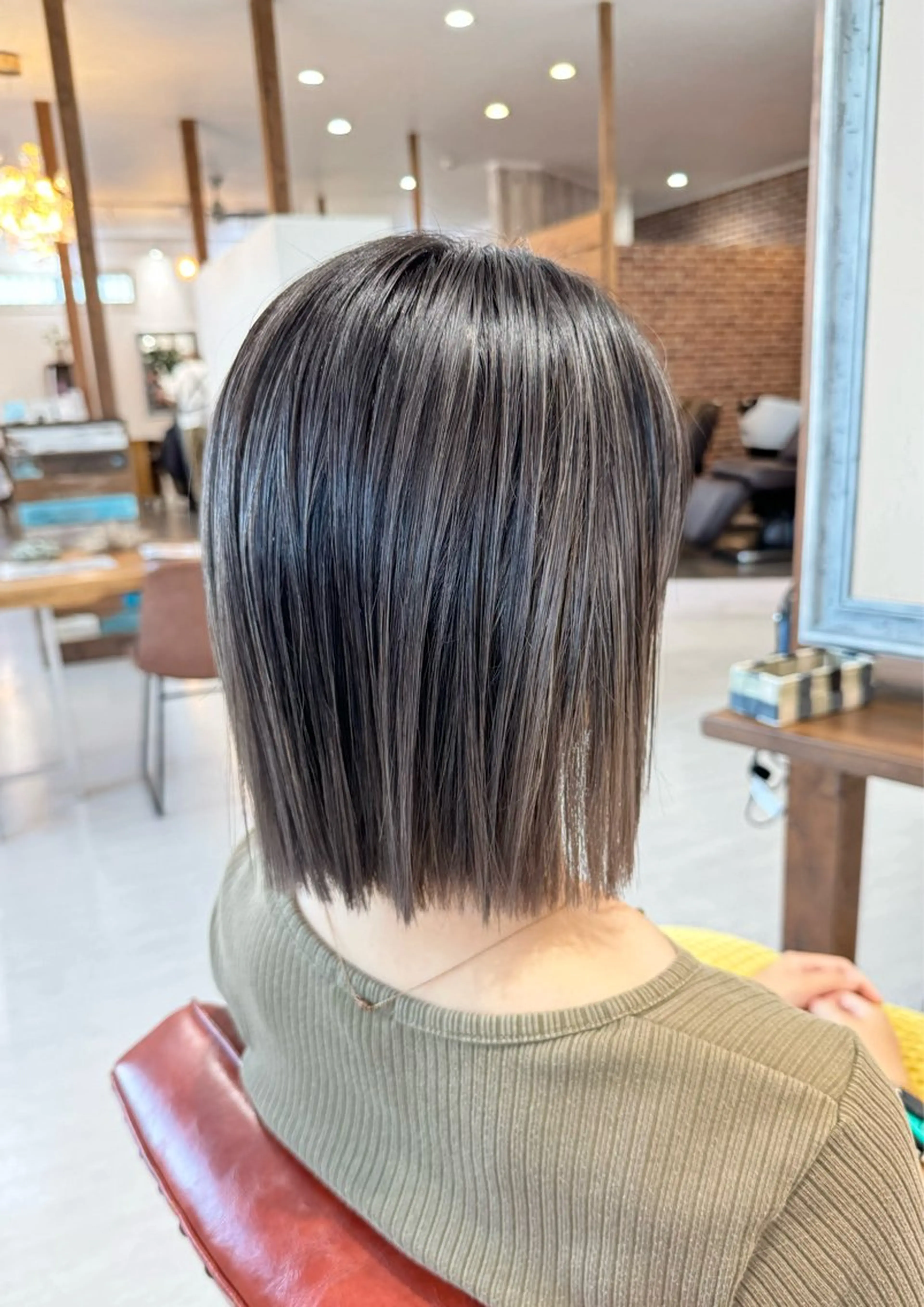 ショート カラー 切りっぱなしボブ ショートボブ バレイヤージュ ブリーチ ケアブリーチ Salon de Qualia(サロンドクオリア)所属・杉下　涼/ハイトーン /髪質改善/パーマのヘアスタイル