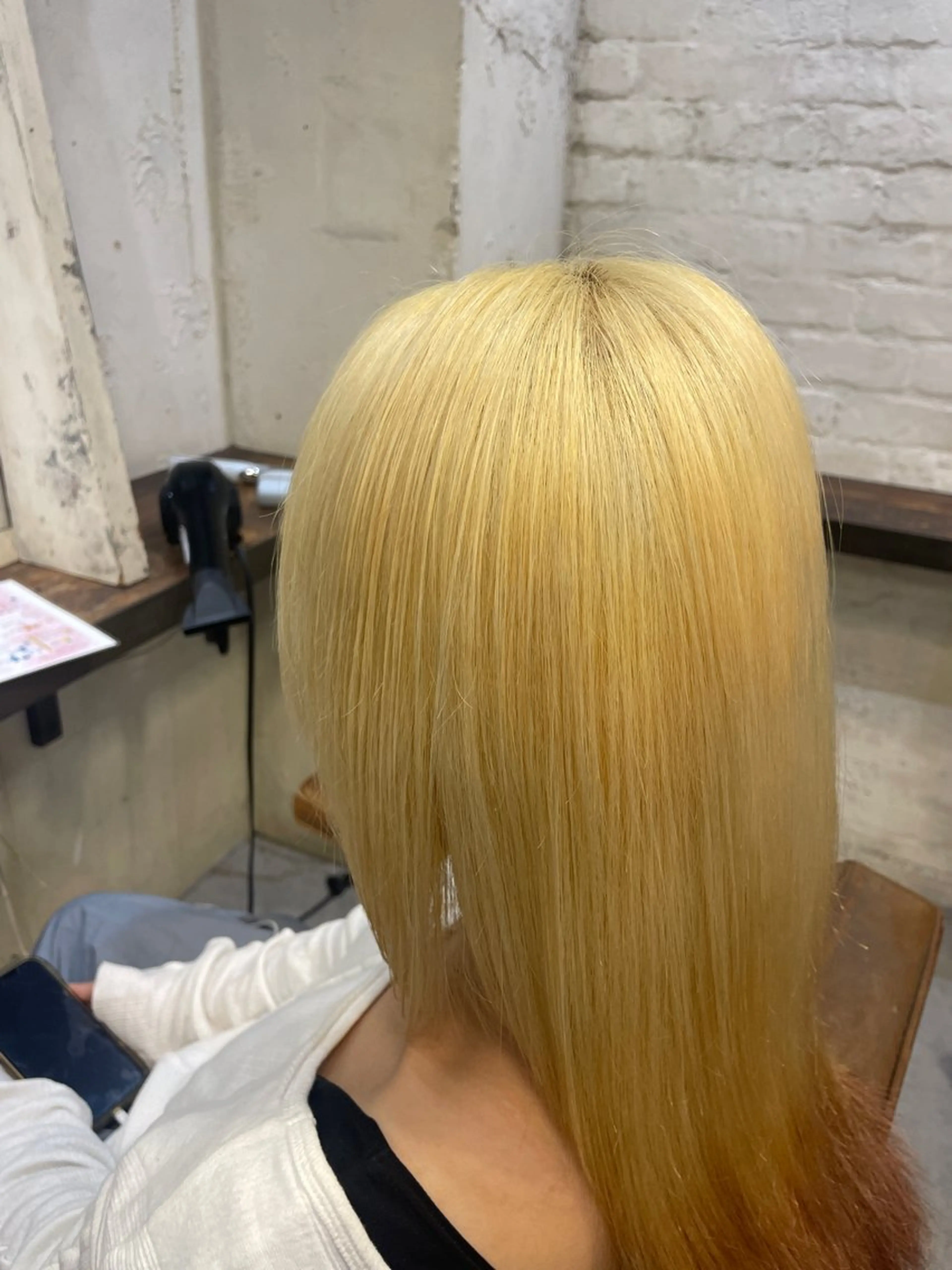 ミディアム ヘアカラー ブリーチ＆縮毛矯正 🧸tomoki🧸のヘアスタイル