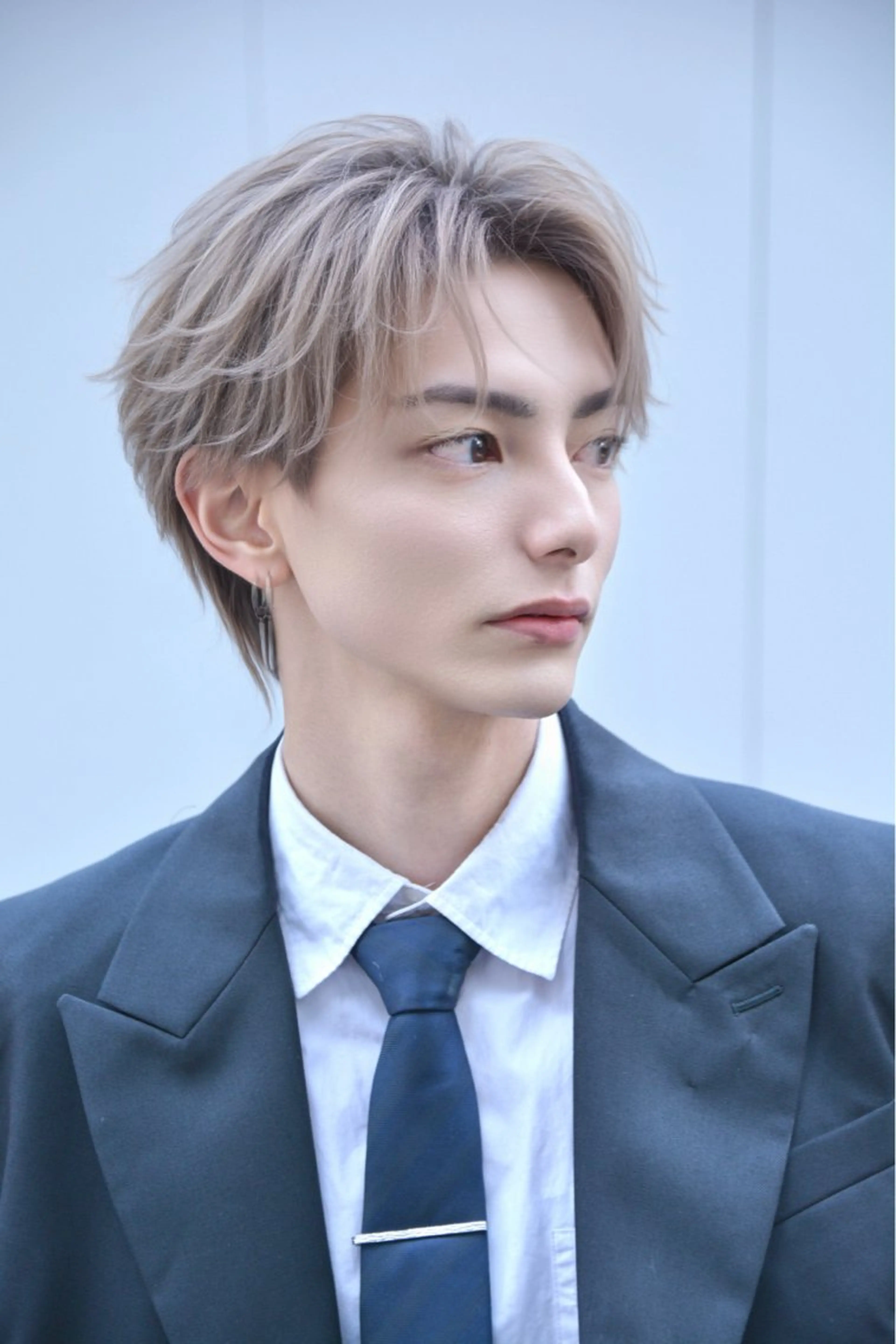 ショート カラー パーマ ヘアアレンジ メンズ メンズハイトーン ハイトーンカラー ショートヘア サロウィン所属・飯田 とうまのヘアスタイル