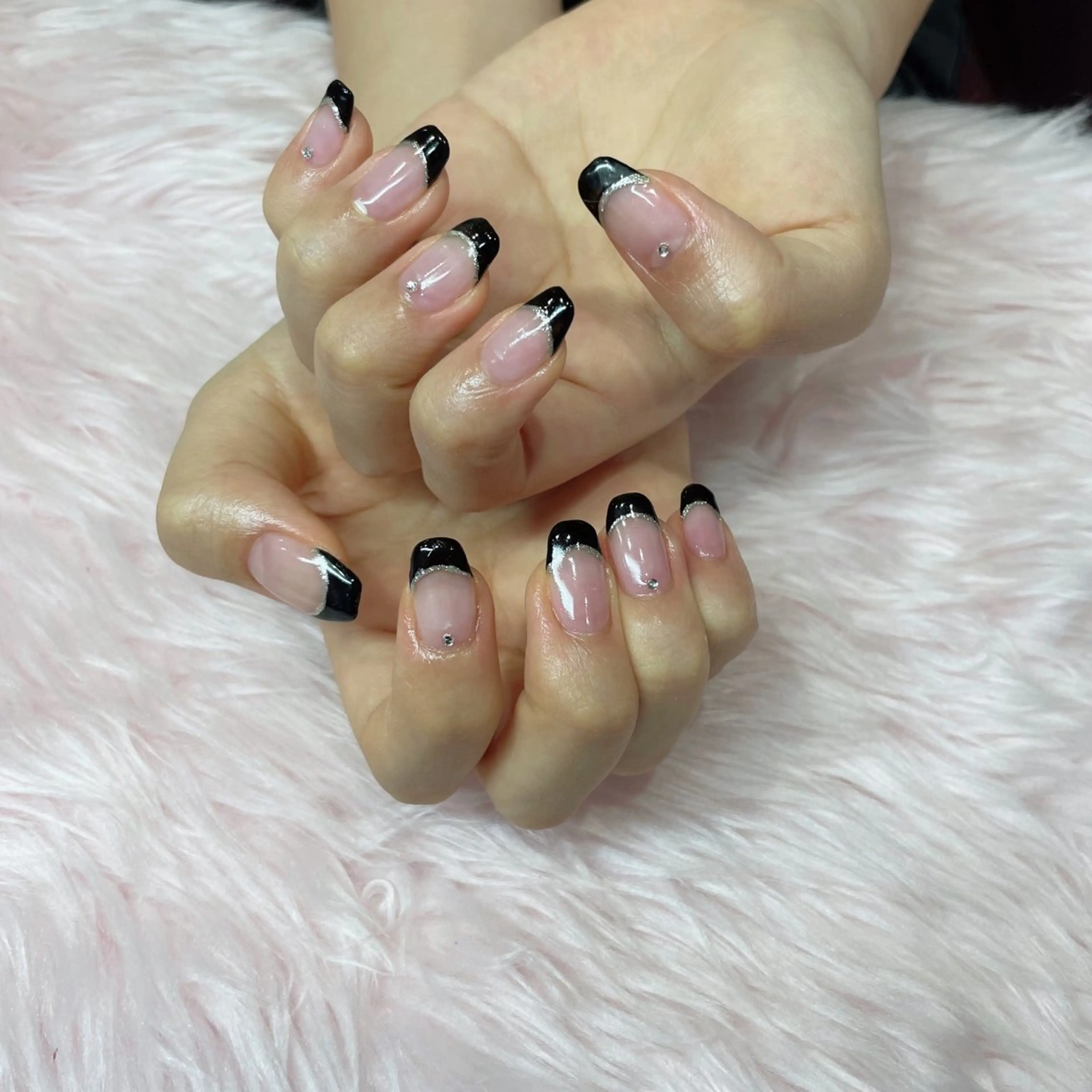 5種類から選べるフレンチ(ラメライン無料✨️)or カラーグラデーション【オフありの方はこちら】ジェルオフケア無料✨️の写真