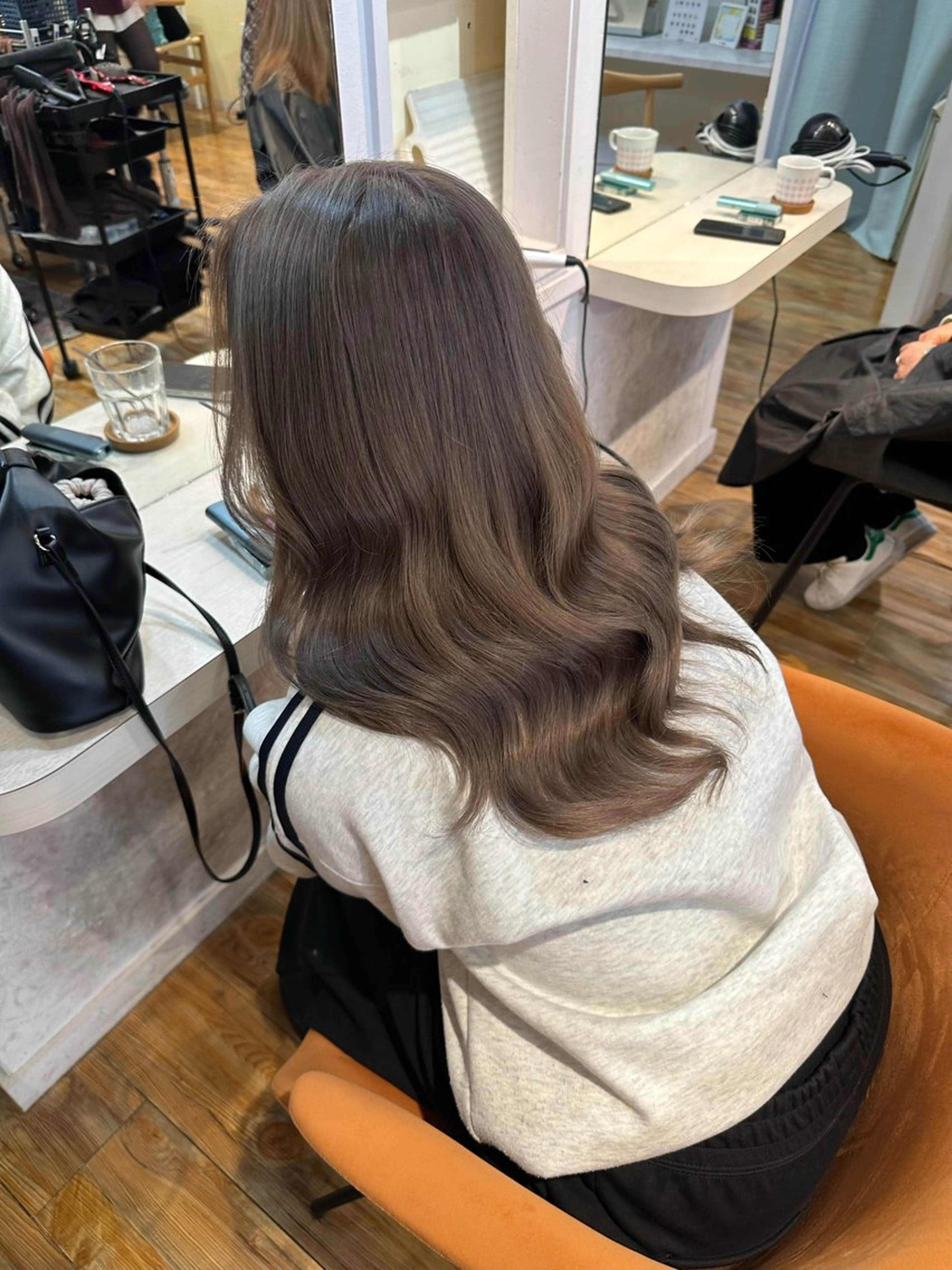 カラー ヘアカラー トリートメント akane .のヘアスタイル