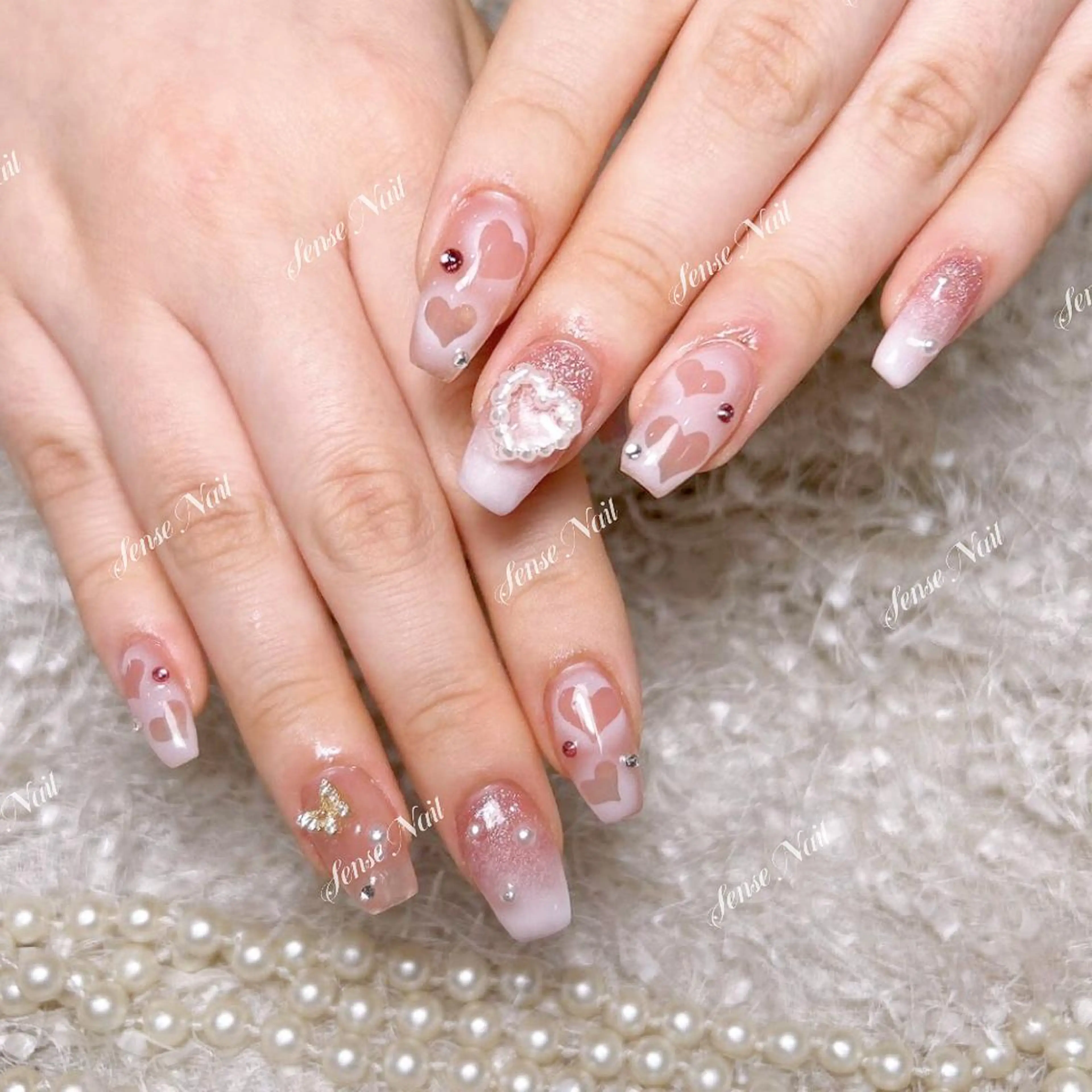 ネイル ハンドネイル Queening 🦋のネイルデザイン