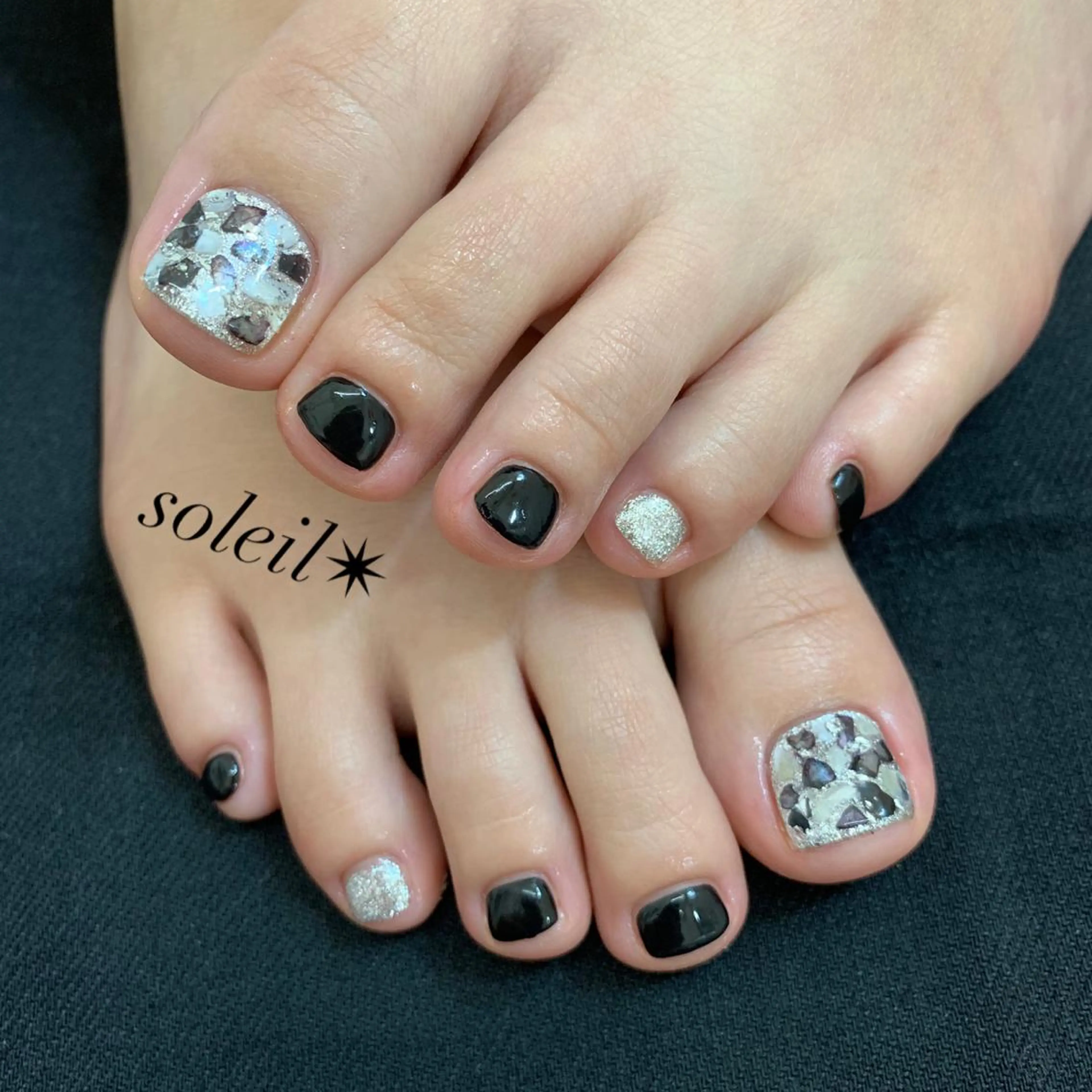 ネイル 粟津 美紀のネイルデザイン