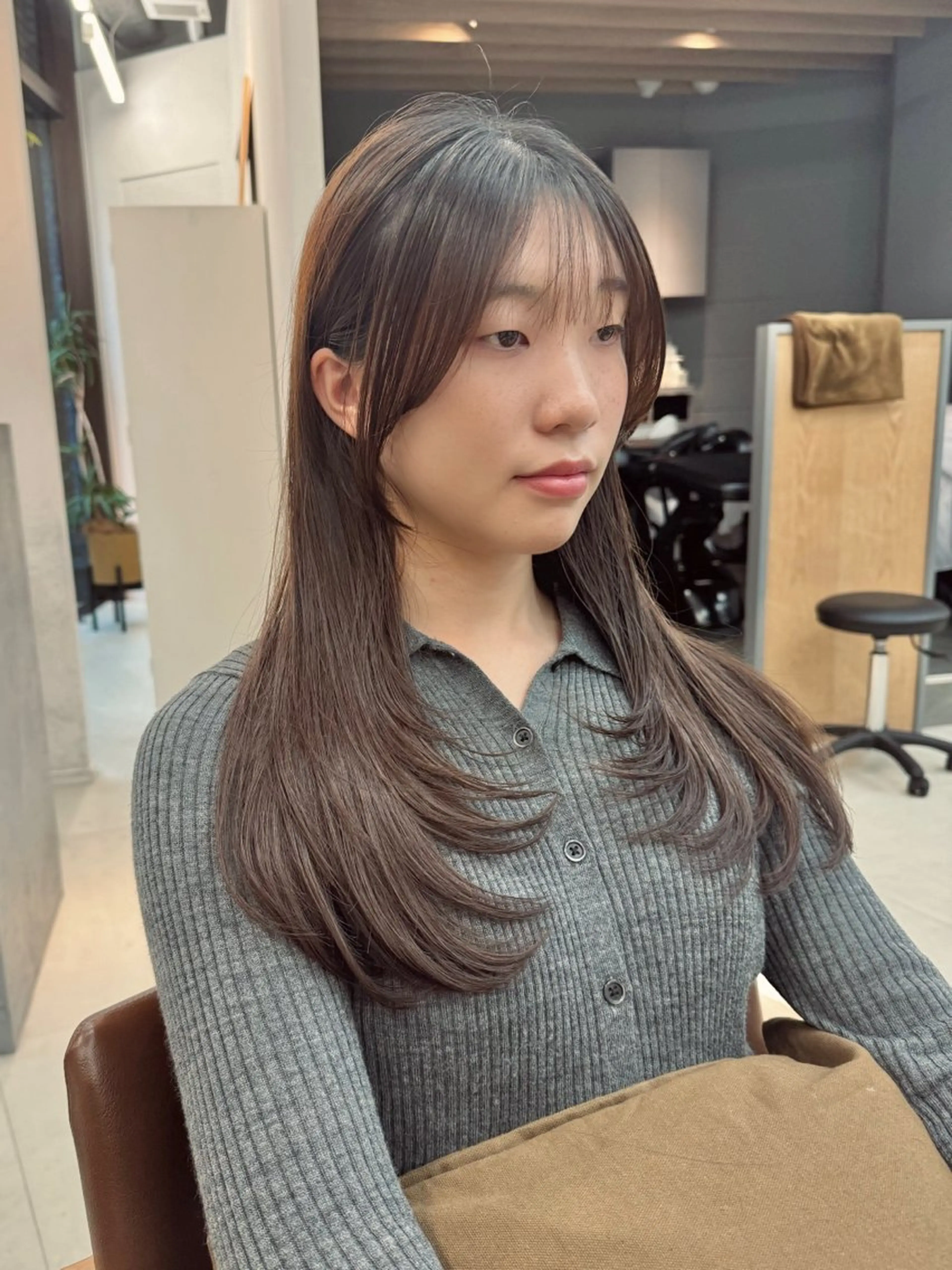 セミロング カラー ベージュカラー レイヤーカット mee.表参道所属・ボブ/ショート /パーマ/shinのヘアスタイル