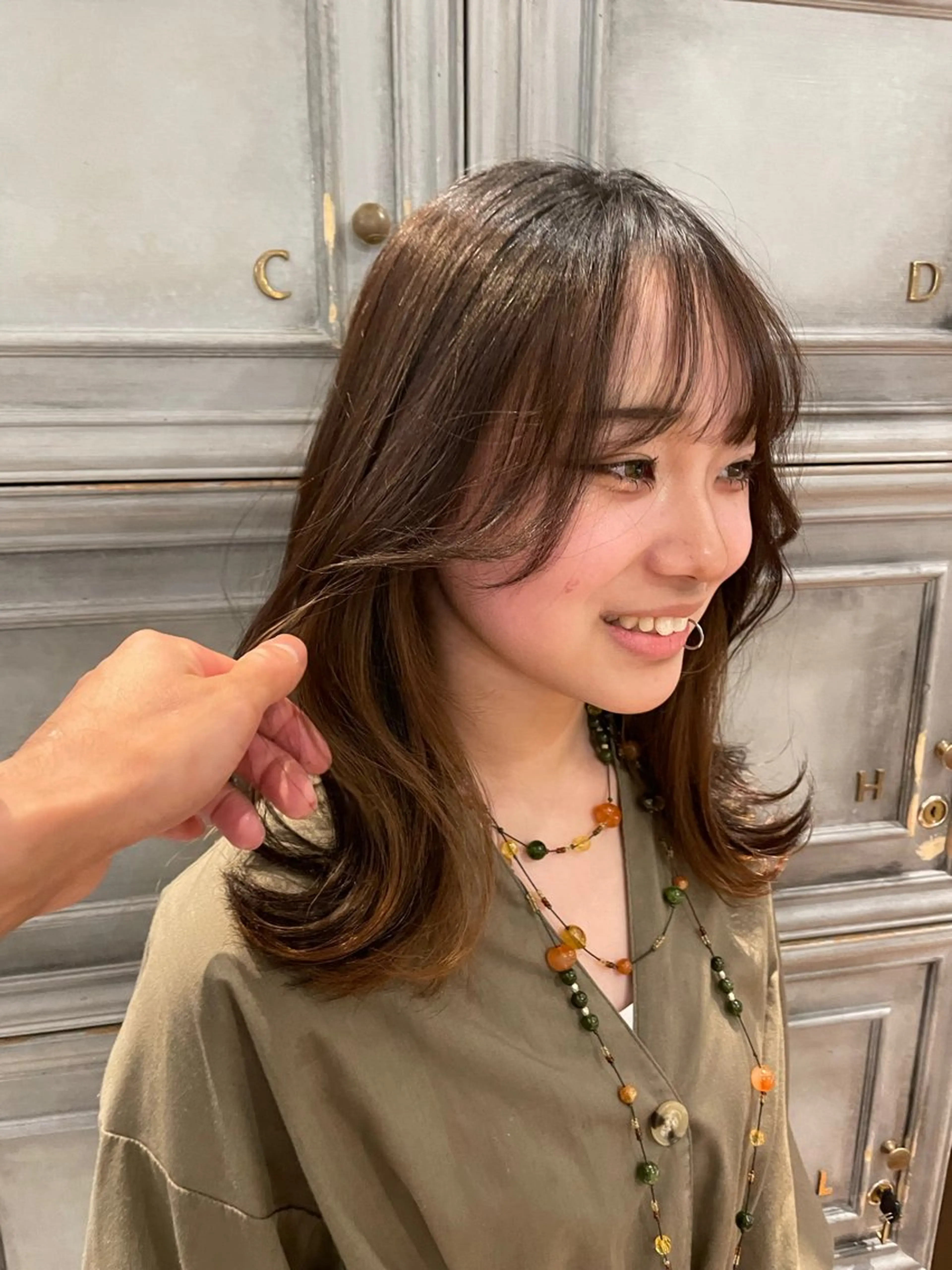 ミディアム カラー ブリーチ デザインカラー ハイトーンカラー カット ヘアカラー トリートメント 🤩噂のMr.髪ポジ ティブ®️yu🤩のヘアスタイル