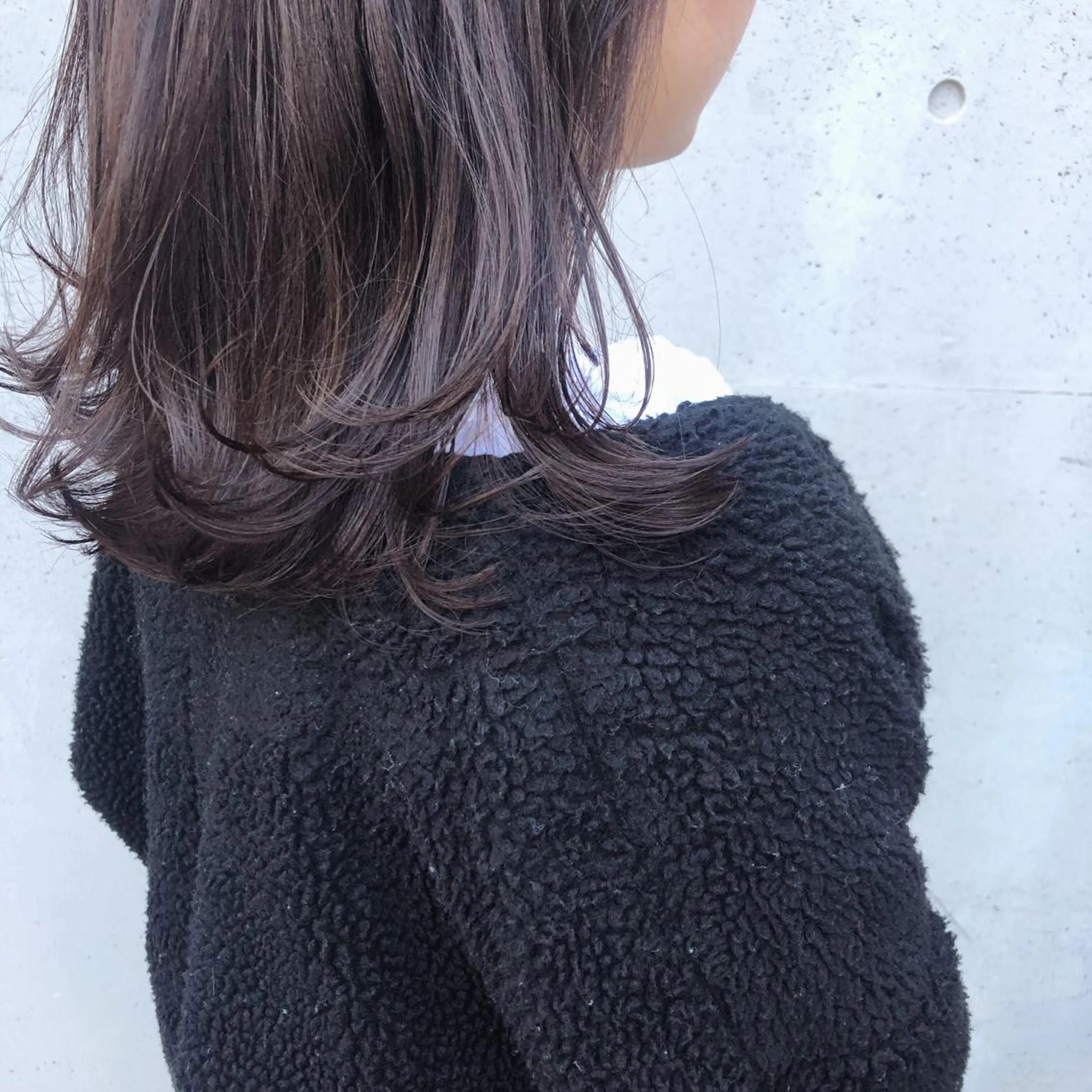 ミディアム カラー ヘアアレンジ アッシュ ラベンダーカラー ラベンダーアッシュ カット ヘアカラー トリートメント 酸性縮毛矯正🧴韓国 レイヤー/髪質改善のヘアスタイル