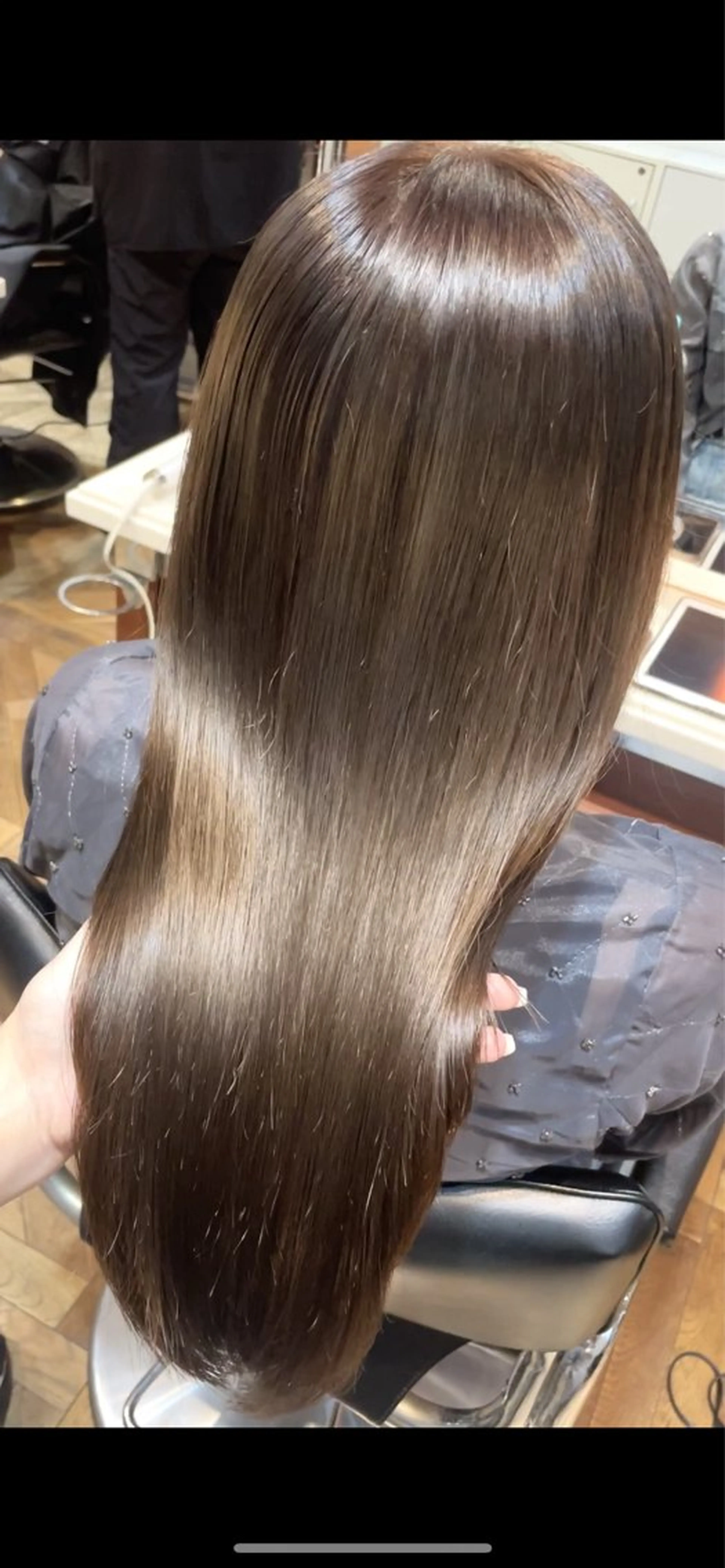 ロング カラー ベージュカラー ブリーチ グレージュ カット ヘアカラー トリートメント BEBE所属・ご新規様限定 透明感カラーKANAのヘアスタイル