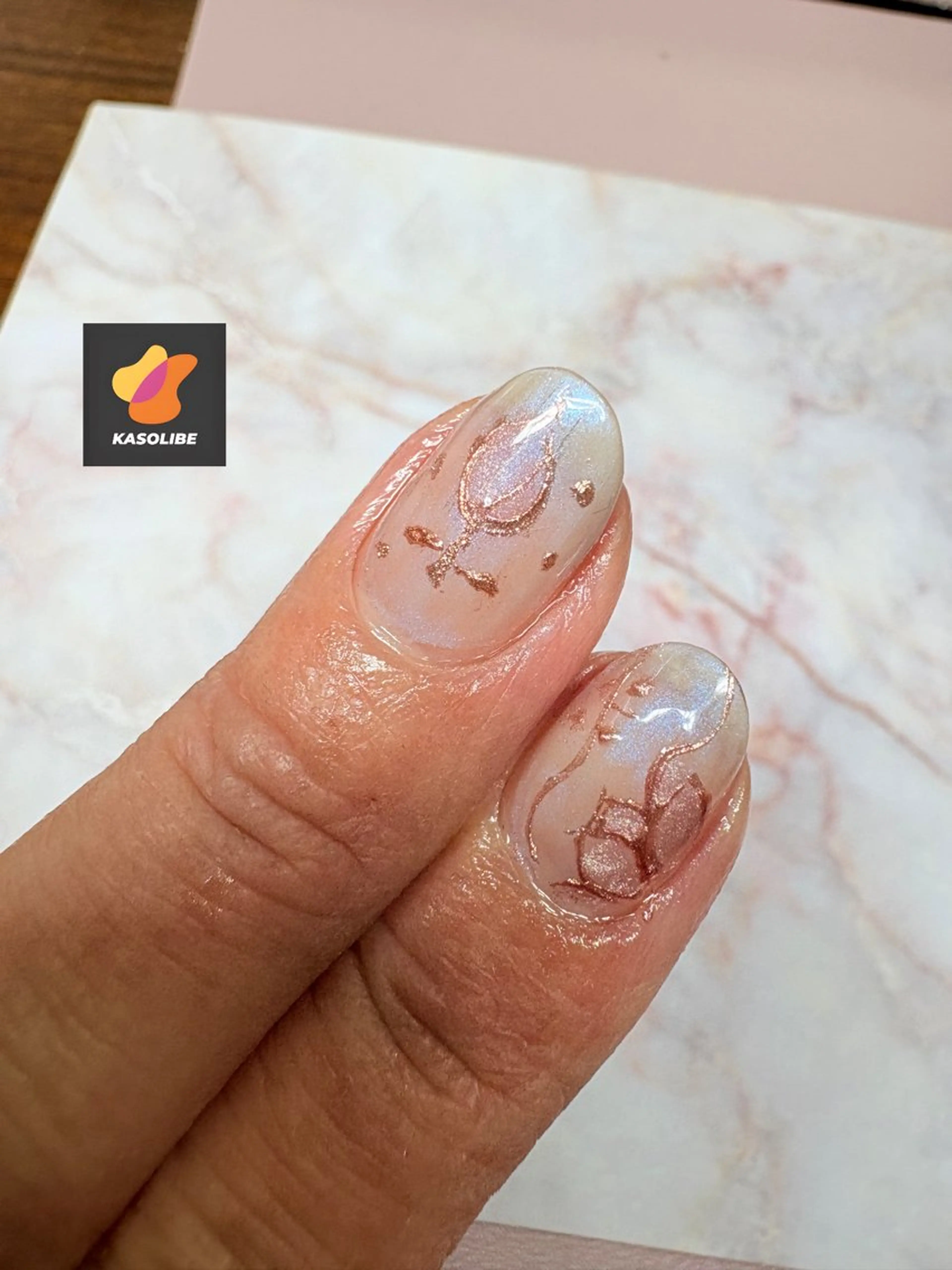 ネイル アートネイル フラワーネイル ミラーネイル ハンドネイル kasolibe【カソリベ】所属・kasolibe 【カソリベ】のネイルデザイン