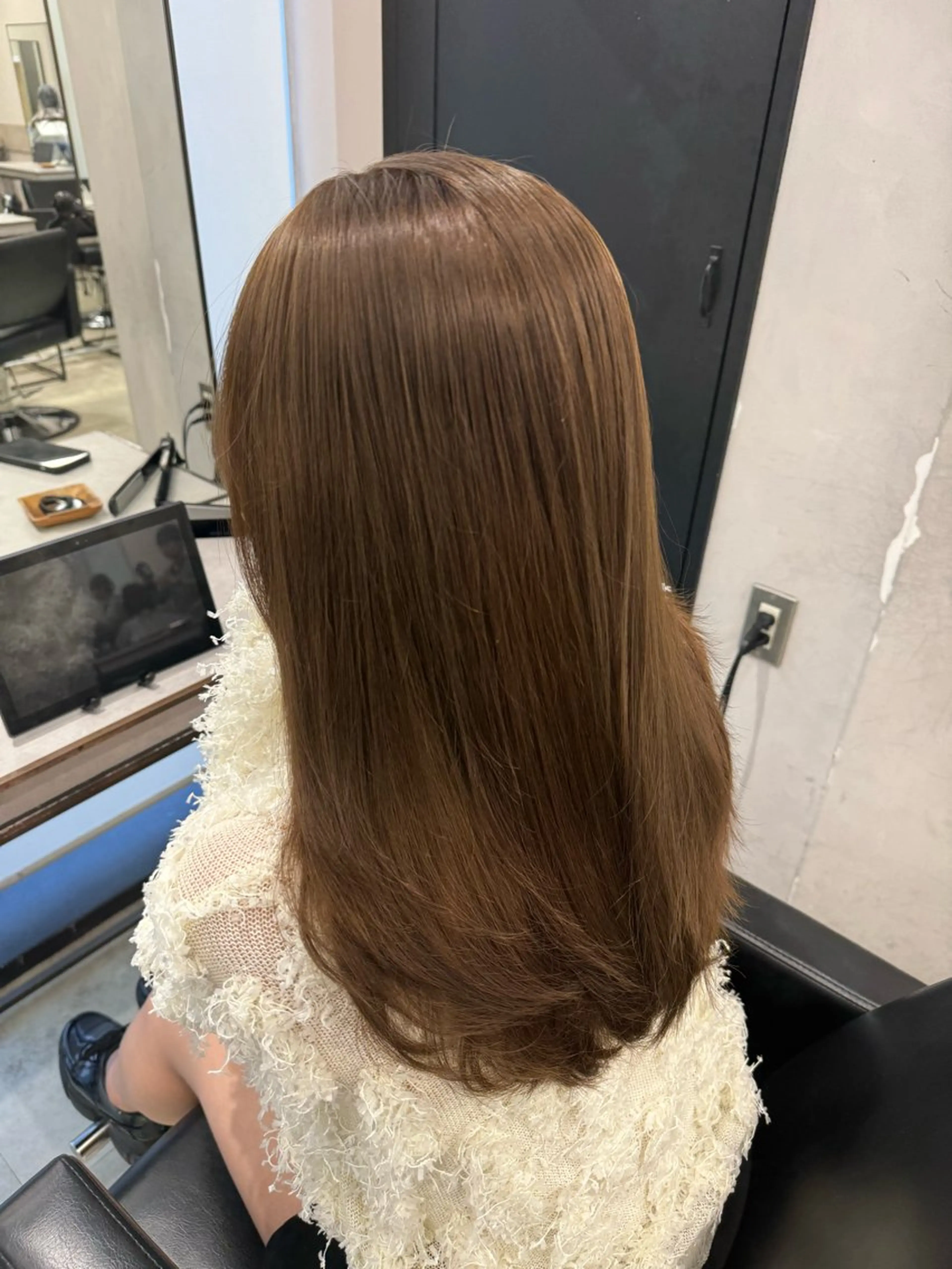 ロング カラー ベージュカラー ブリーチ 透明感カラー ダブルカラー イルミナカラー ヘアカラー トリートメント 透明感カラー✨艶髪 制作🌱山根あゆみのヘアスタイル
