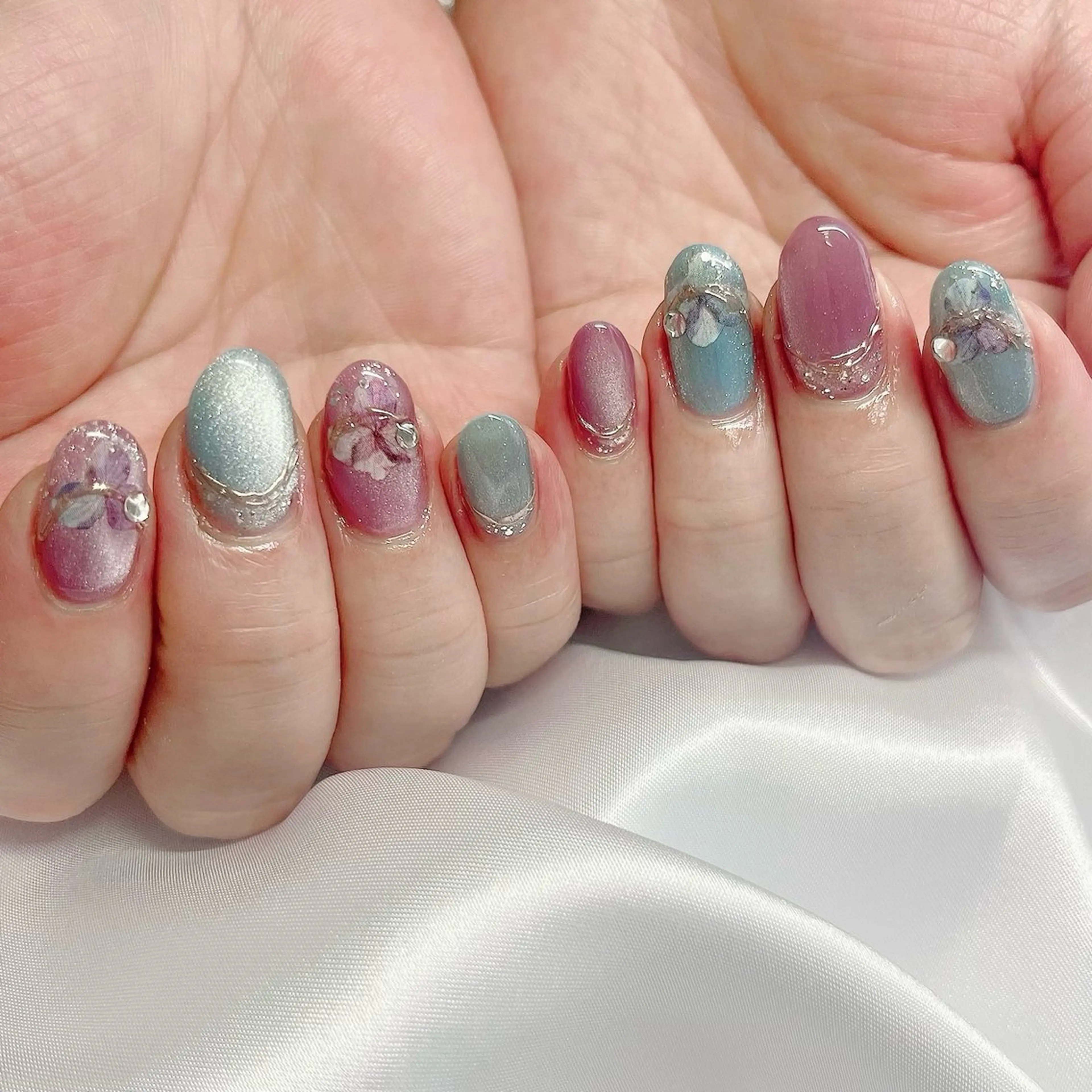 ネイル 東 真百のネイルデザイン