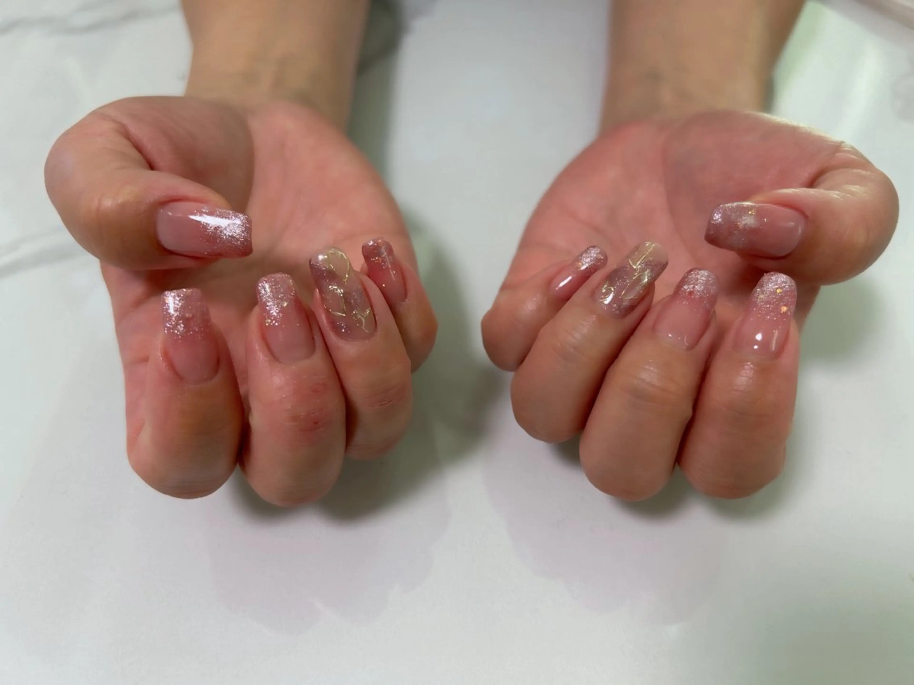 ネイル グラデーション ハート マグネットネイル ピンク i nailのネイルデザイン