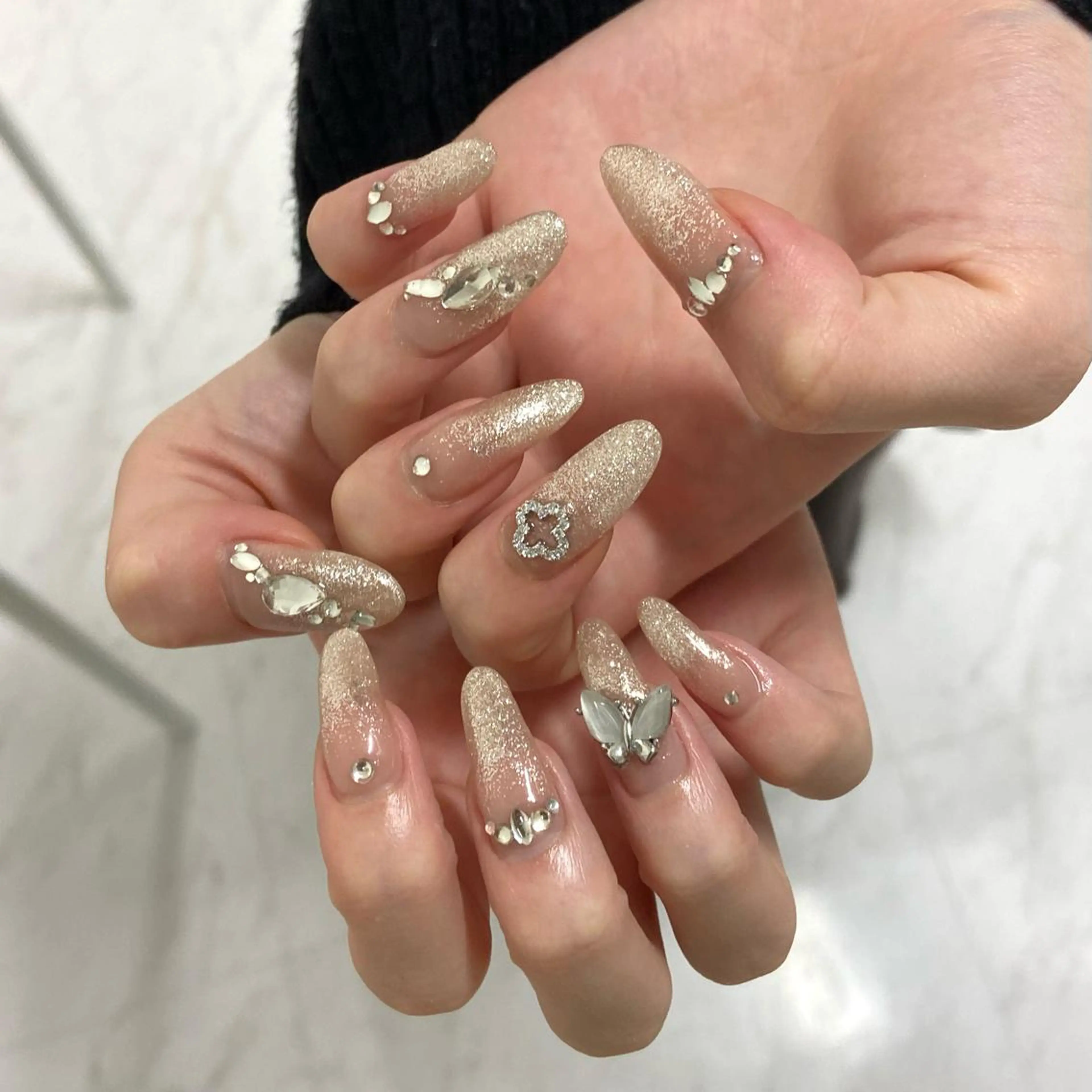 ネイル ハンドネイル HIKARI 4uまつ毛ネイルのネイルデザイン