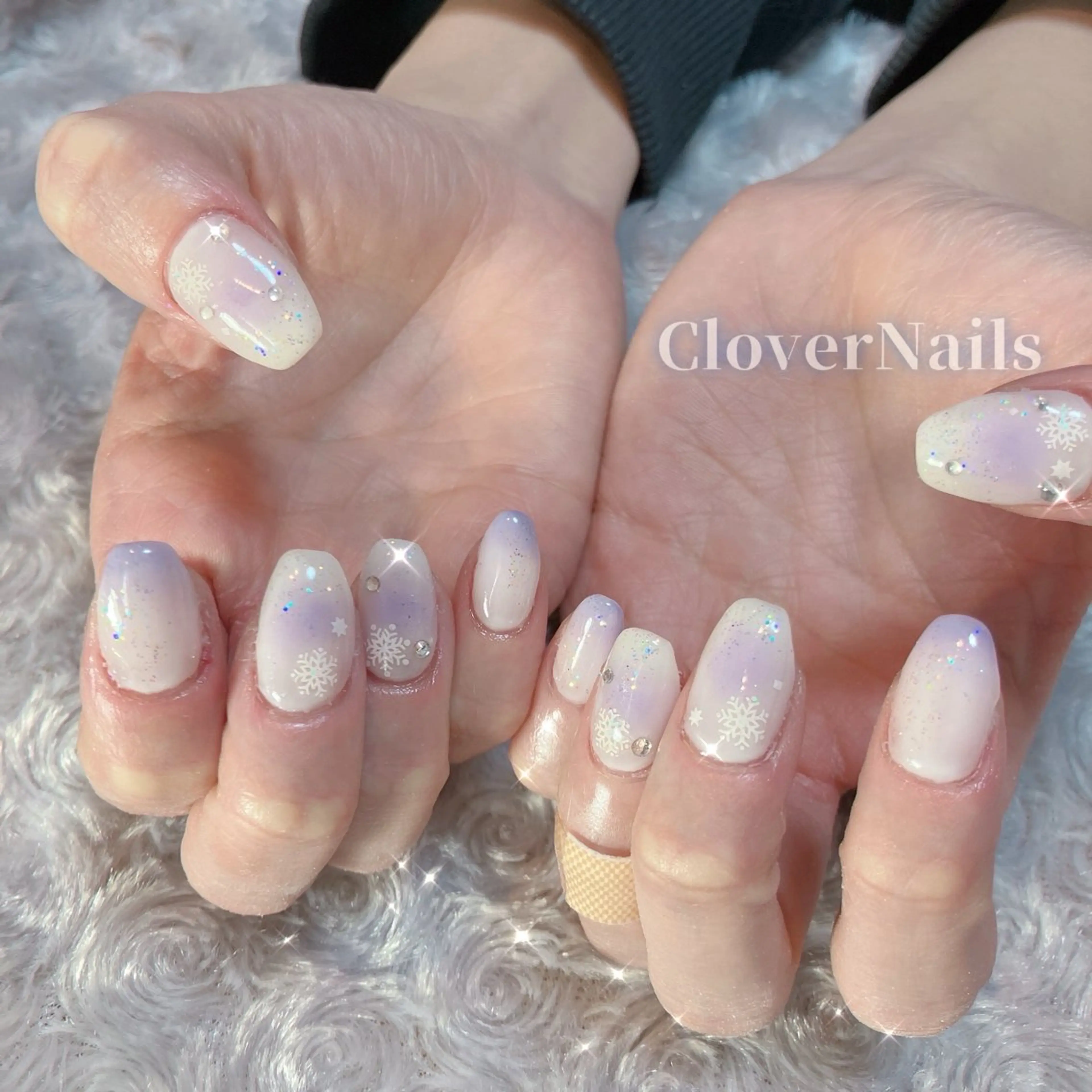 ネイル アートネイル ラメ(グリッター) 持ち込み パープル ホワイト ハンドネイル 自宅ネイルサロン クロバーネイルのネイルデザイン