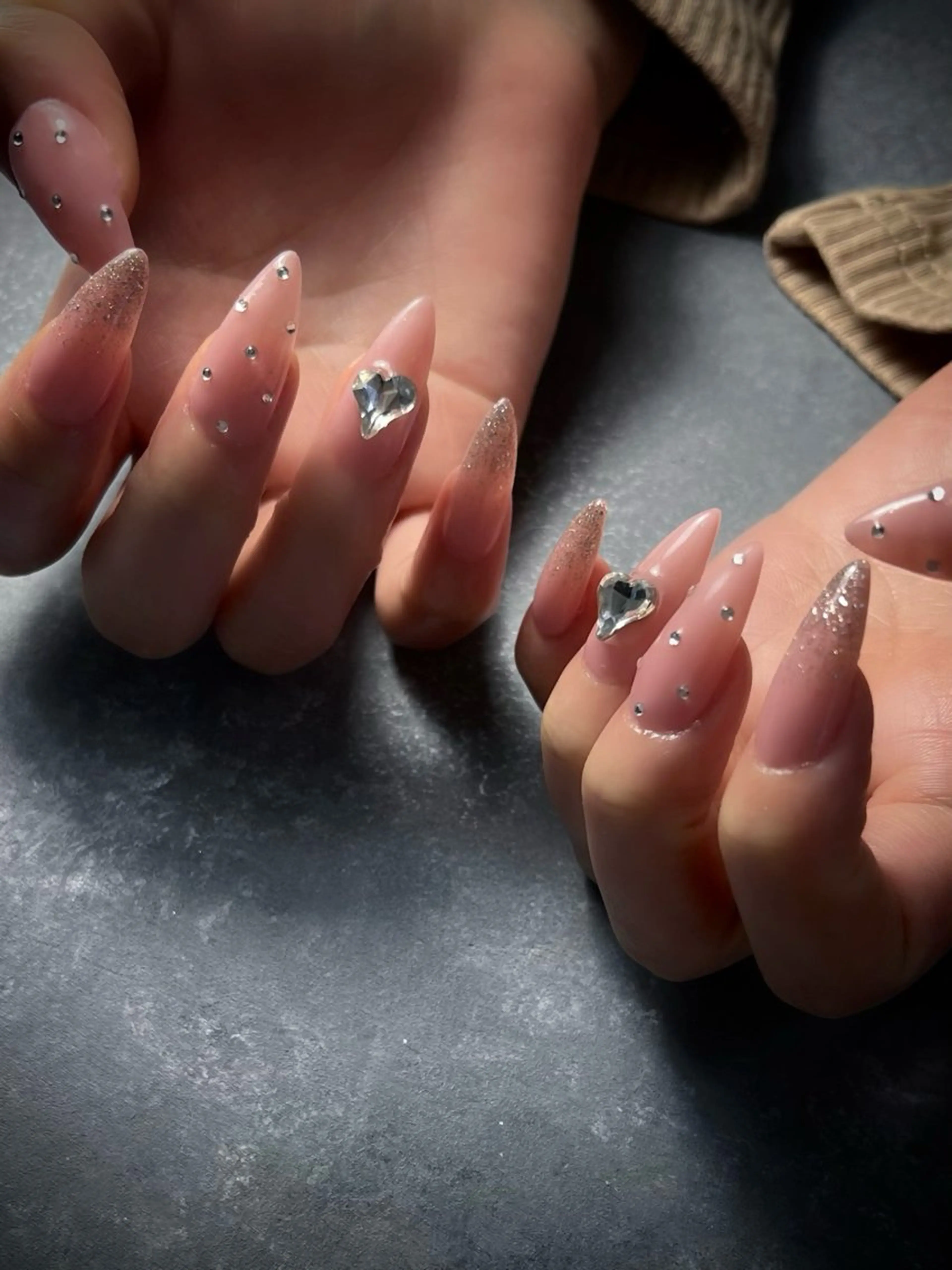 ネイル キラキラネイル マグネットネイル ワンカラーネイル スカルプネイル ワンホンネイル nine.🦋 YUKOのネイルデザイン