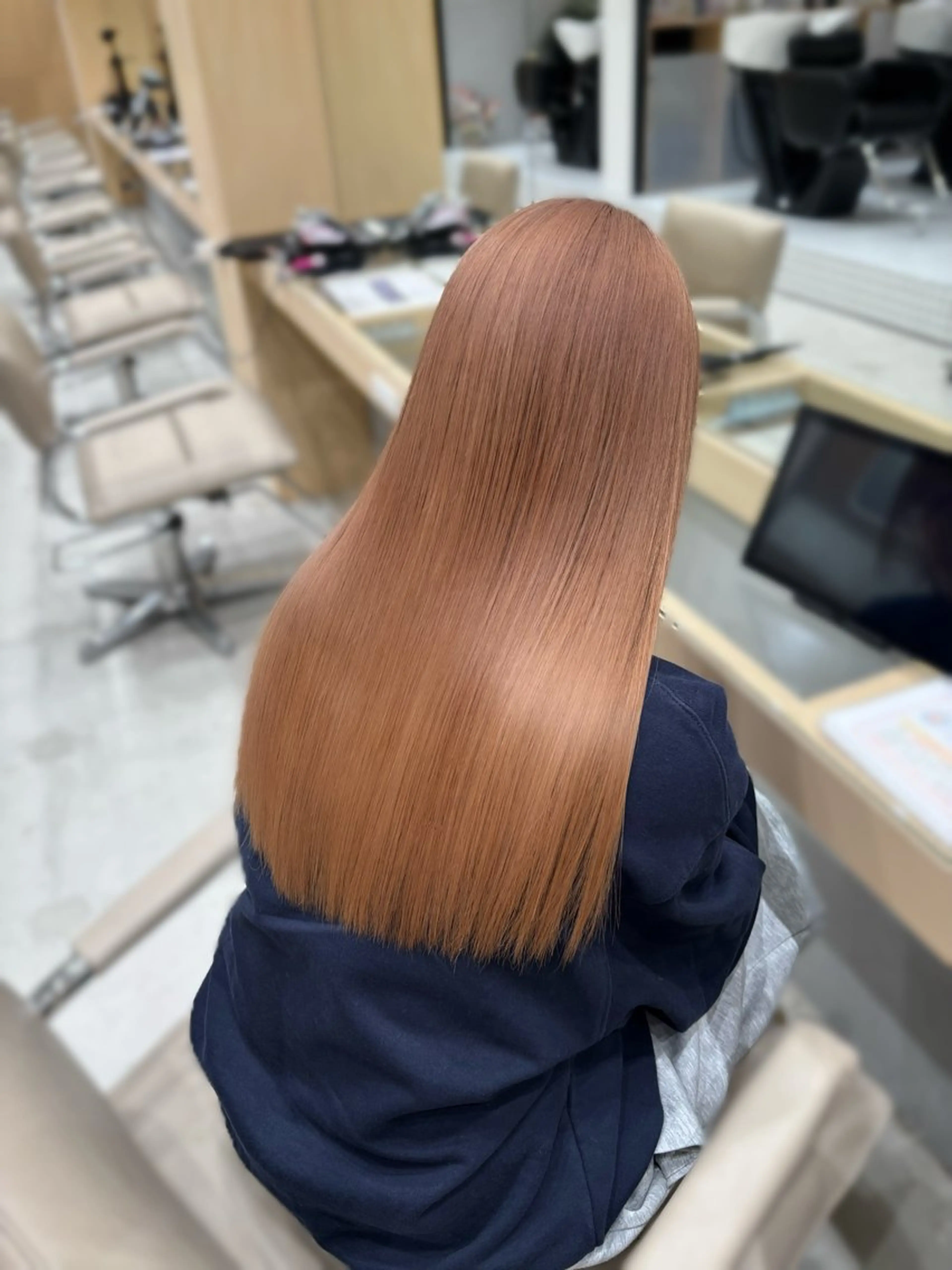 ロング ヘアカラー 吉澤 愛心のヘアスタイル