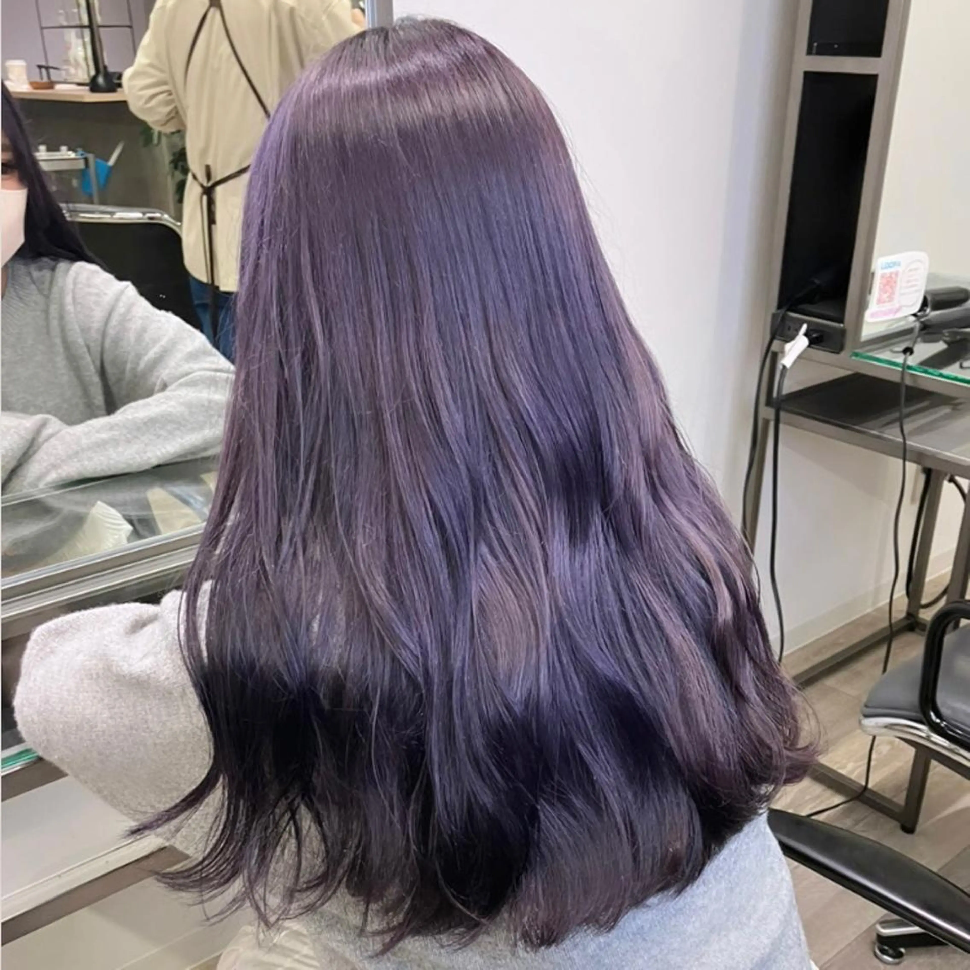 セミロング カラー ブリーチ ラベンダーカラー 卒業式のヘアスタイル 髪質改善/縮毛矯正 /美髪カラー/こてのヘアスタイル