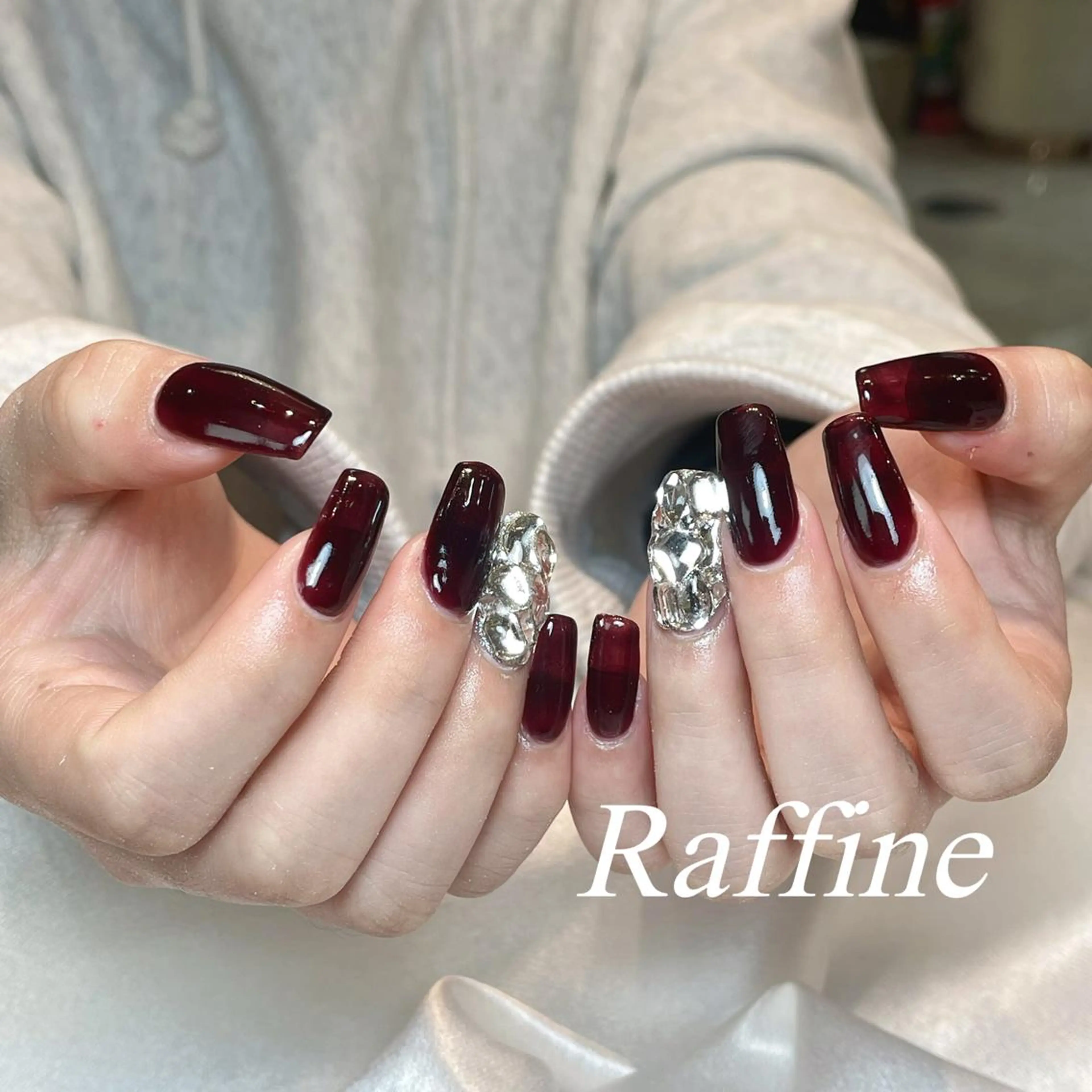 ネイル RAFFINE 月🦋🩵のネイルデザイン