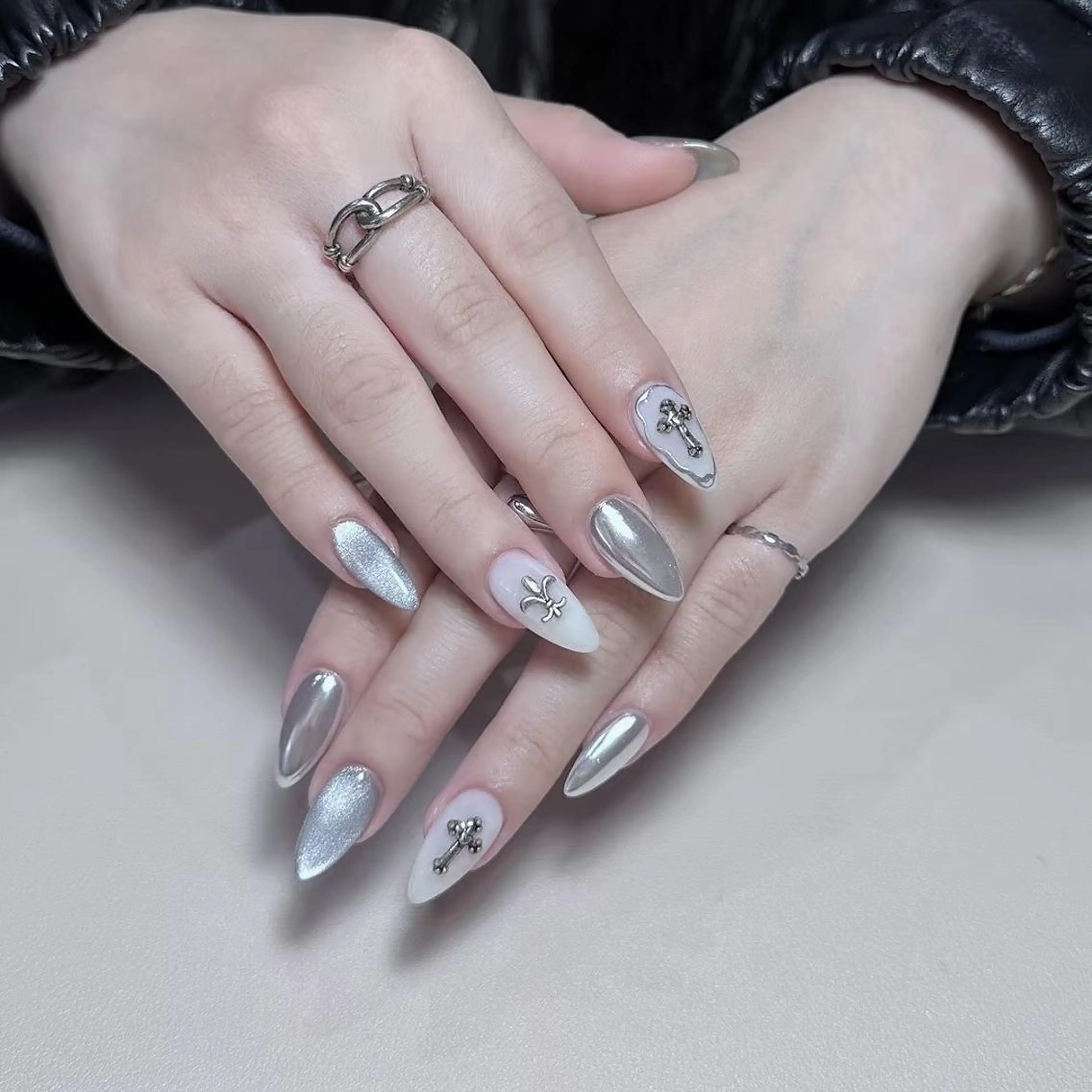 ネイル ハンドネイル ハンドケア 🍑 momo_nailのネイルデザイン