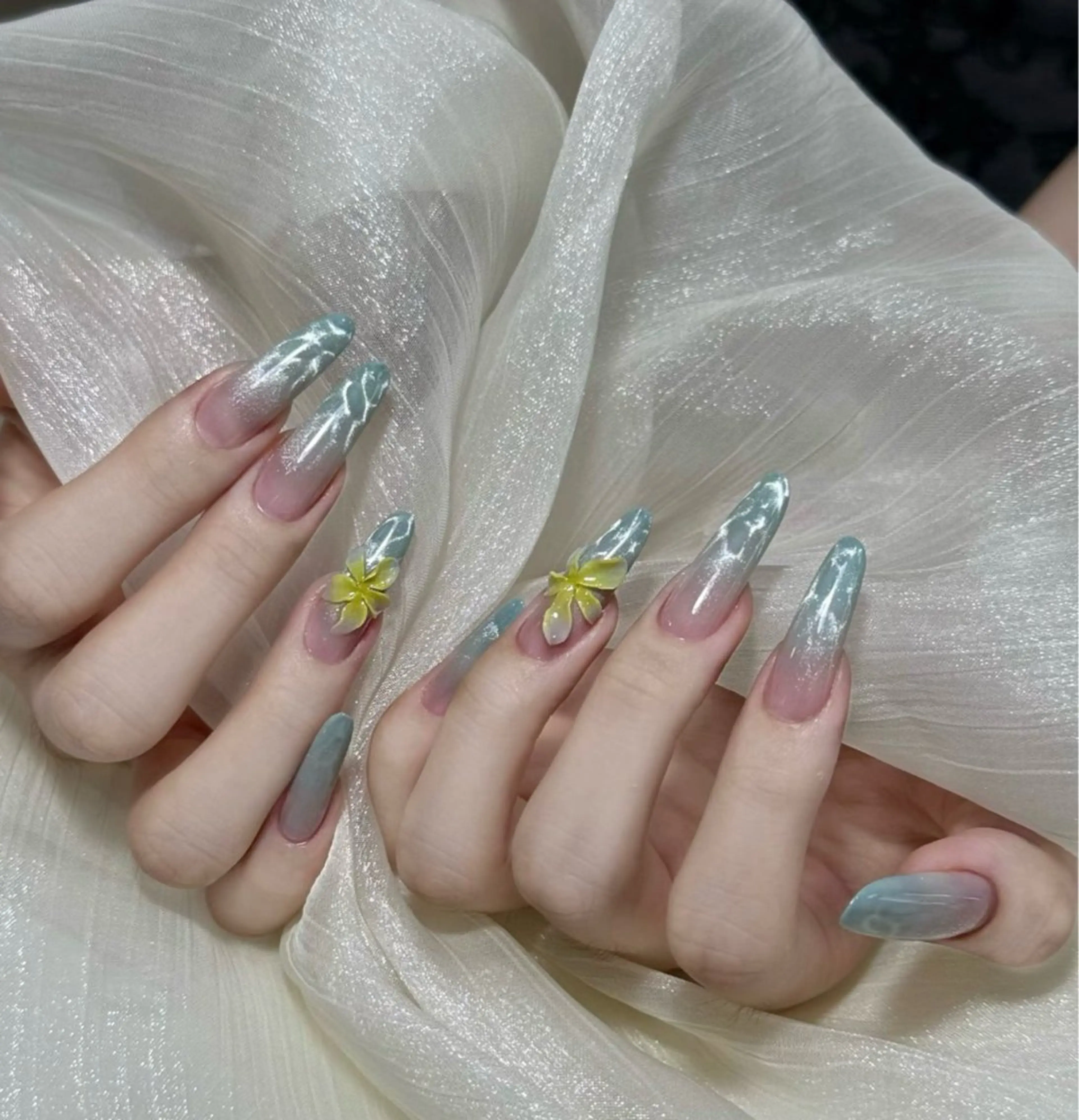 ネイル NANA  Nail 長さ出し専門のネイルデザイン