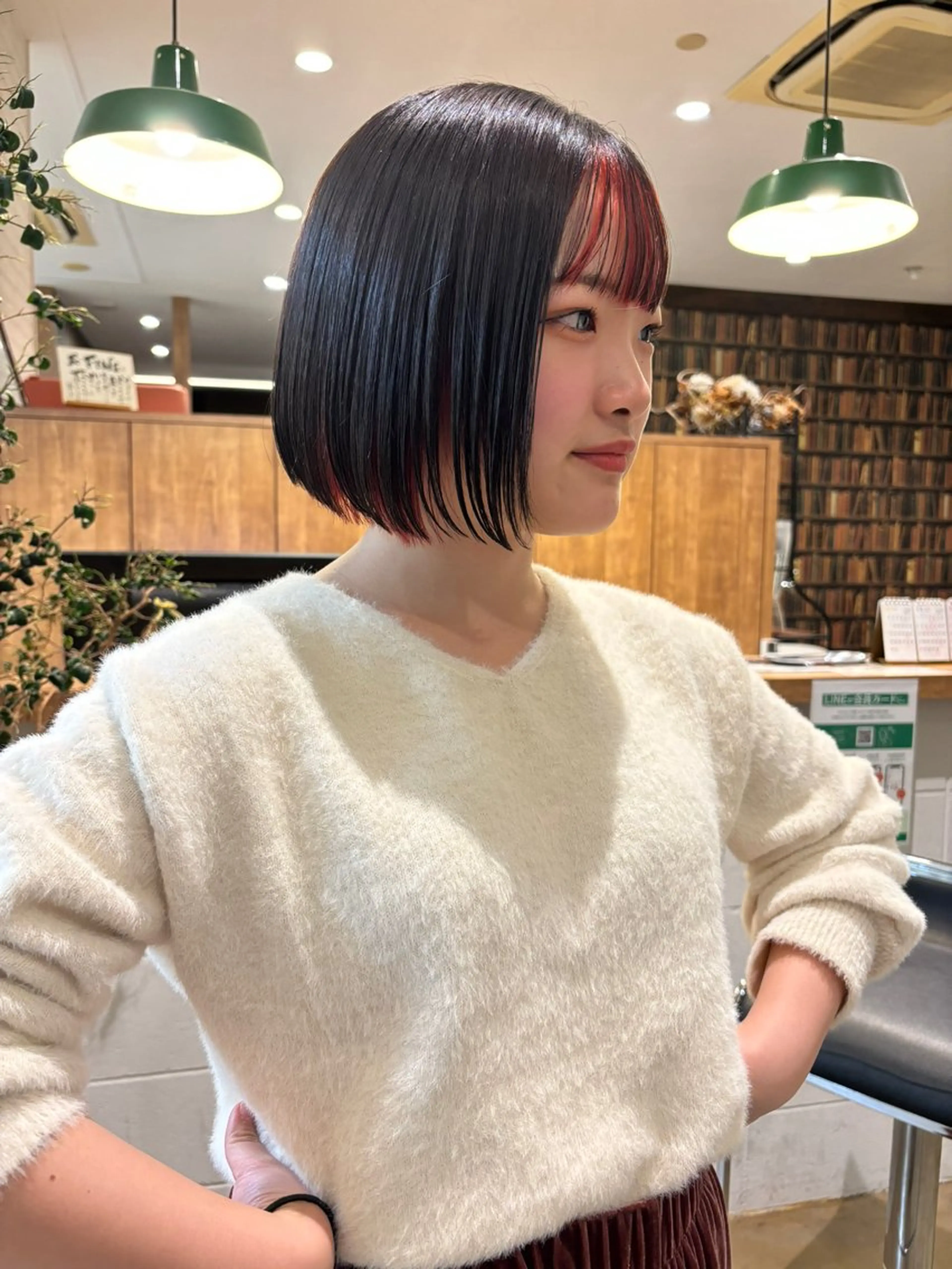 ショート カラー ヘアアレンジ ダークグレー ピンクカラー レッドカラー ❣️倉敷❣️美髪 カラー能登一成のヘアスタイル