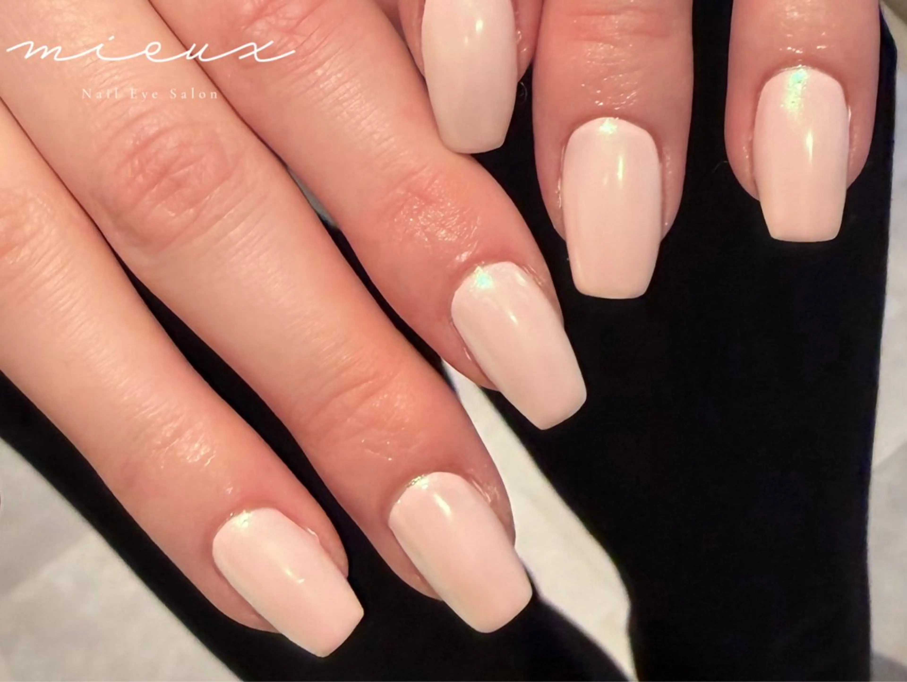 ネイル オーロラネイル mieux所属・mieux sakiのネイルデザイン