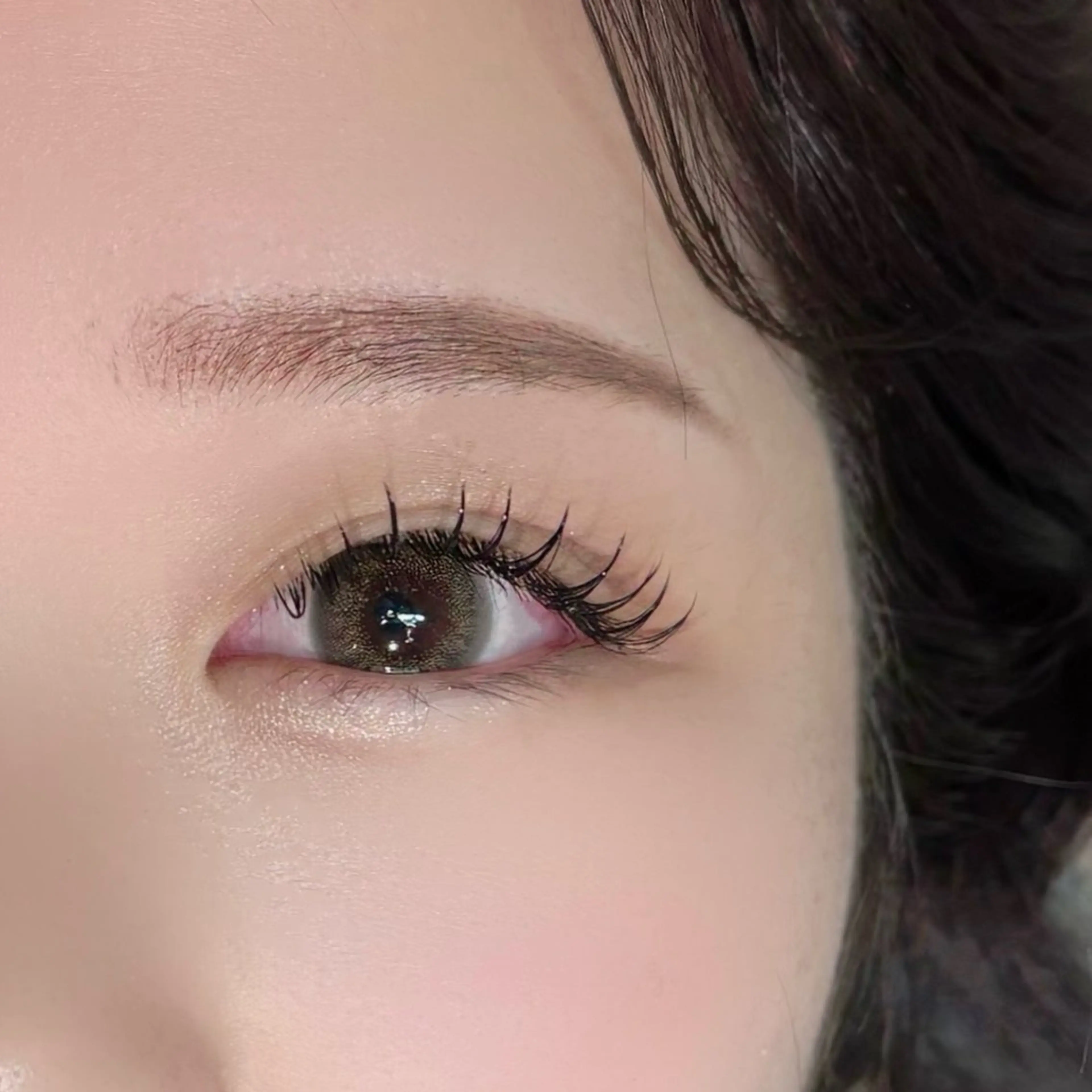 マツエク・マツパ 束感まつ毛 ナチュラル 厚地 美奈の眉毛・アイブロウイメージ