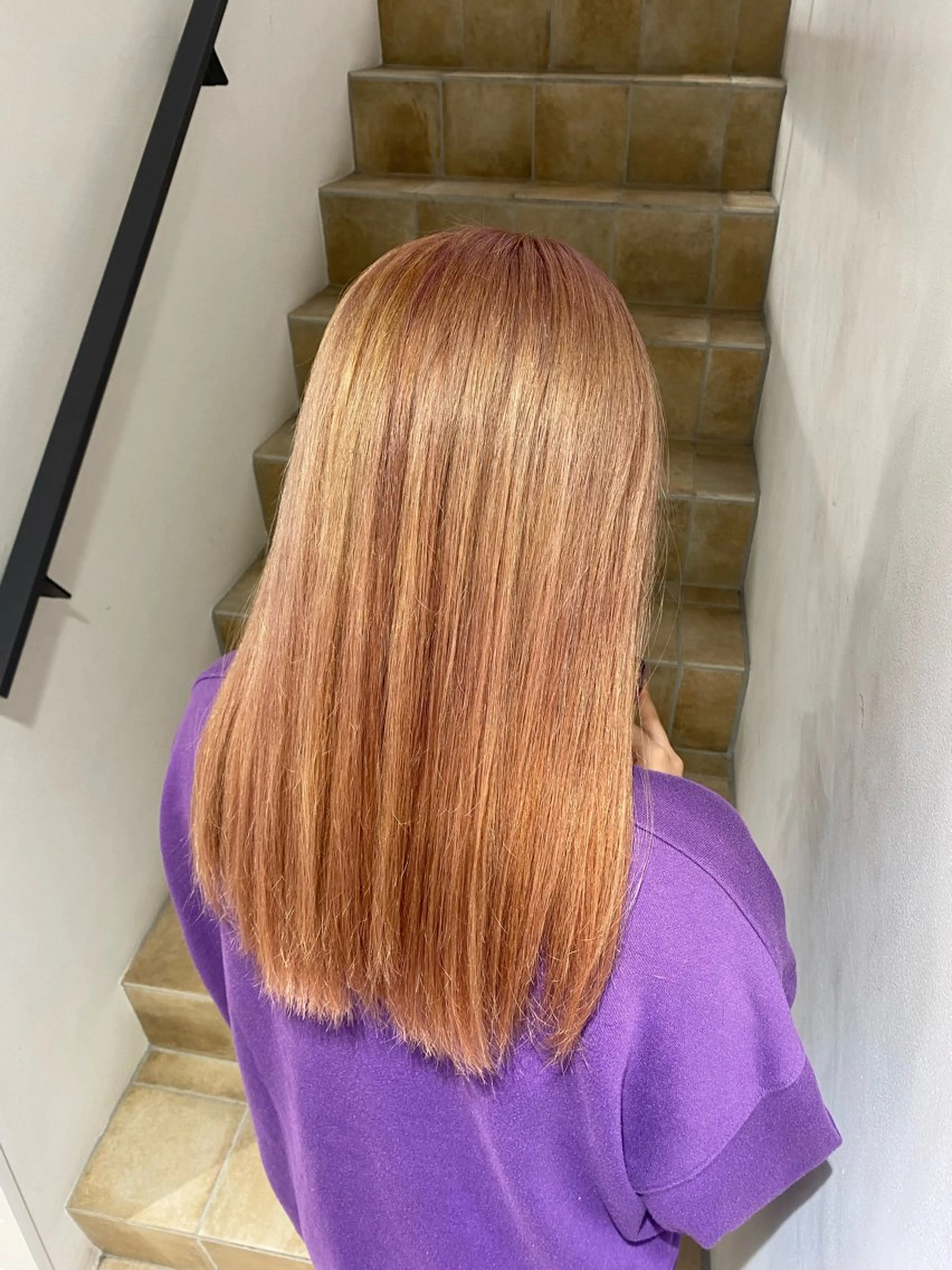 セミロング カラー ブリーチ BUZZ 自由が丘所属・niimi rimuのヘアスタイル