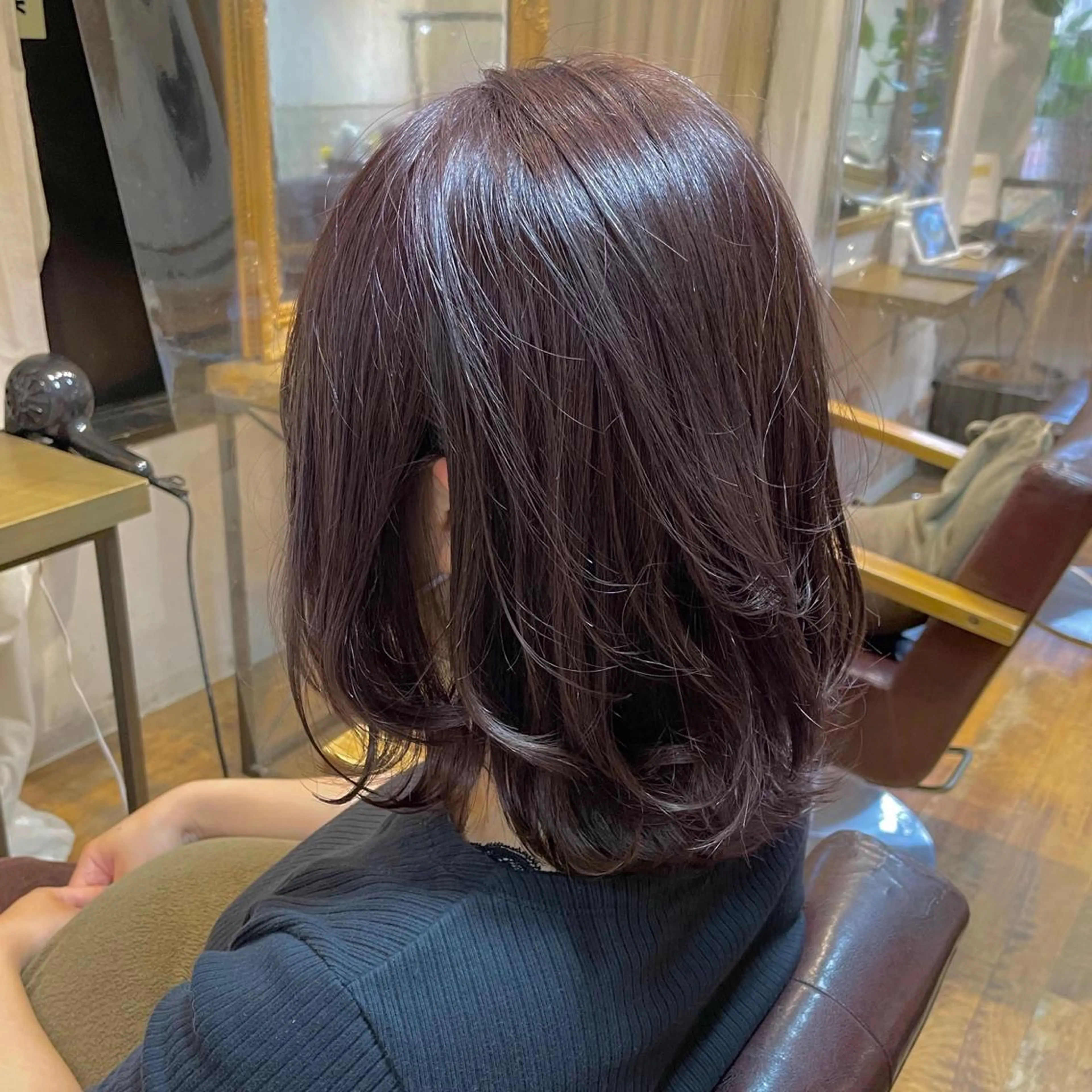 ミディアム カラー ヘアアレンジ ラベンダーカラー くびれヘア ヘアカラー トリートメント 💖透明感カラー💖 坂本万由子のヘアスタイル