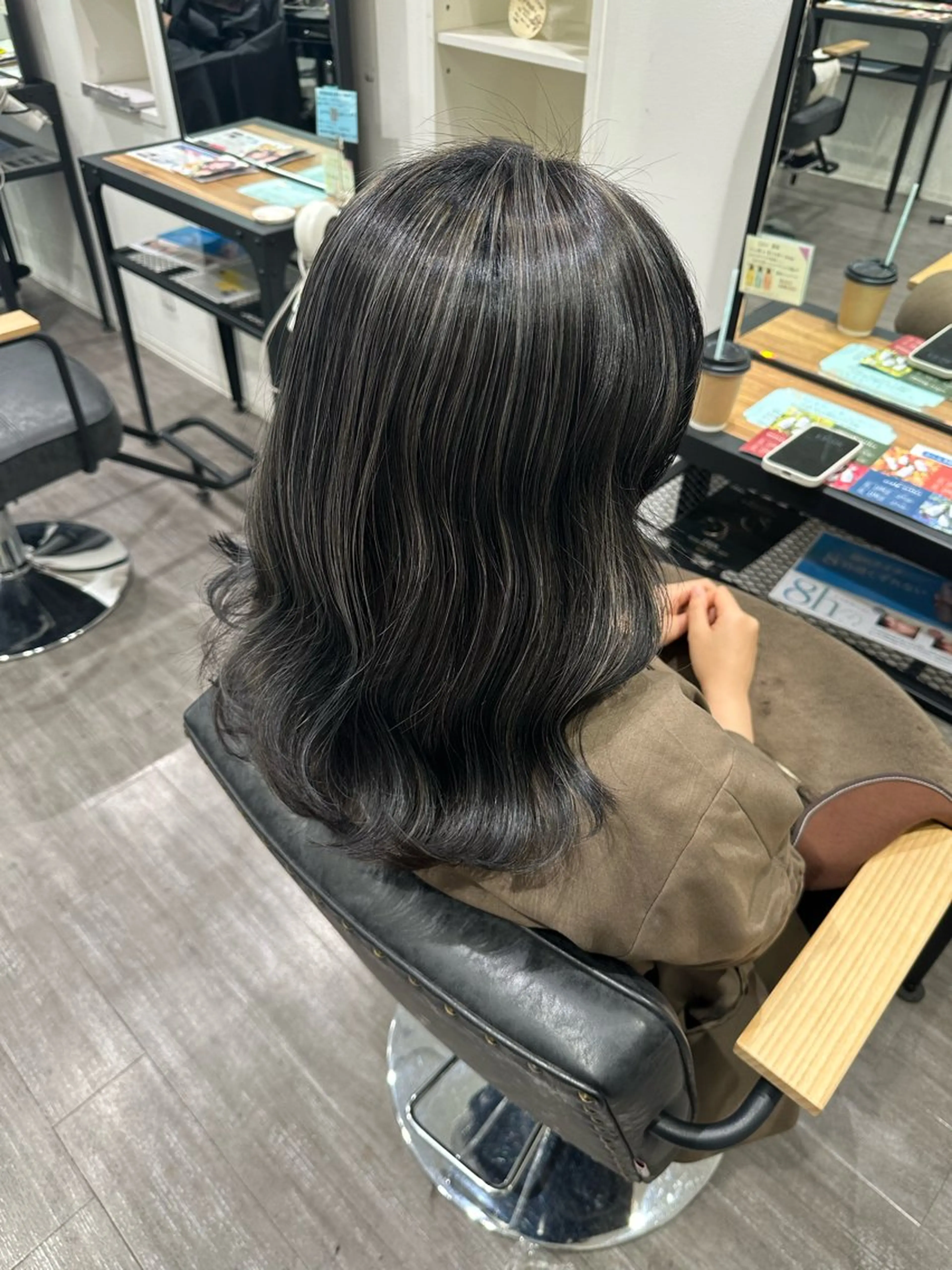 セミロング カラー ハイライトカラー ハイライト カット ヘアカラー トリートメント 艶髪レイヤー上田 紗也🇰🇷💗のヘアスタイル