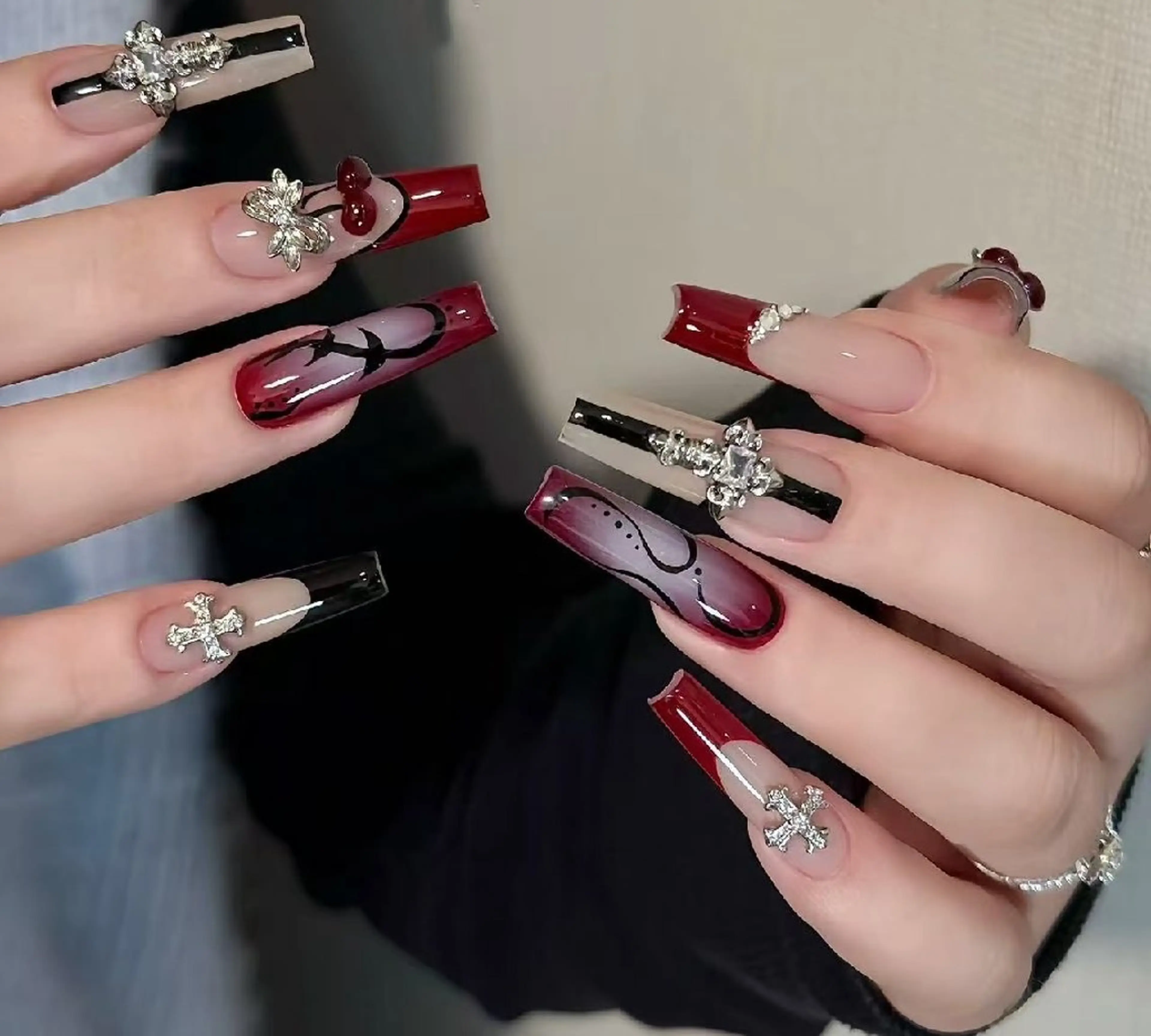 ネイル オーロラネイル フラワーネイル フットネイル フレンチネイル ジェルネイル ハンドネイル Oomiya 服部のネイルデザイン