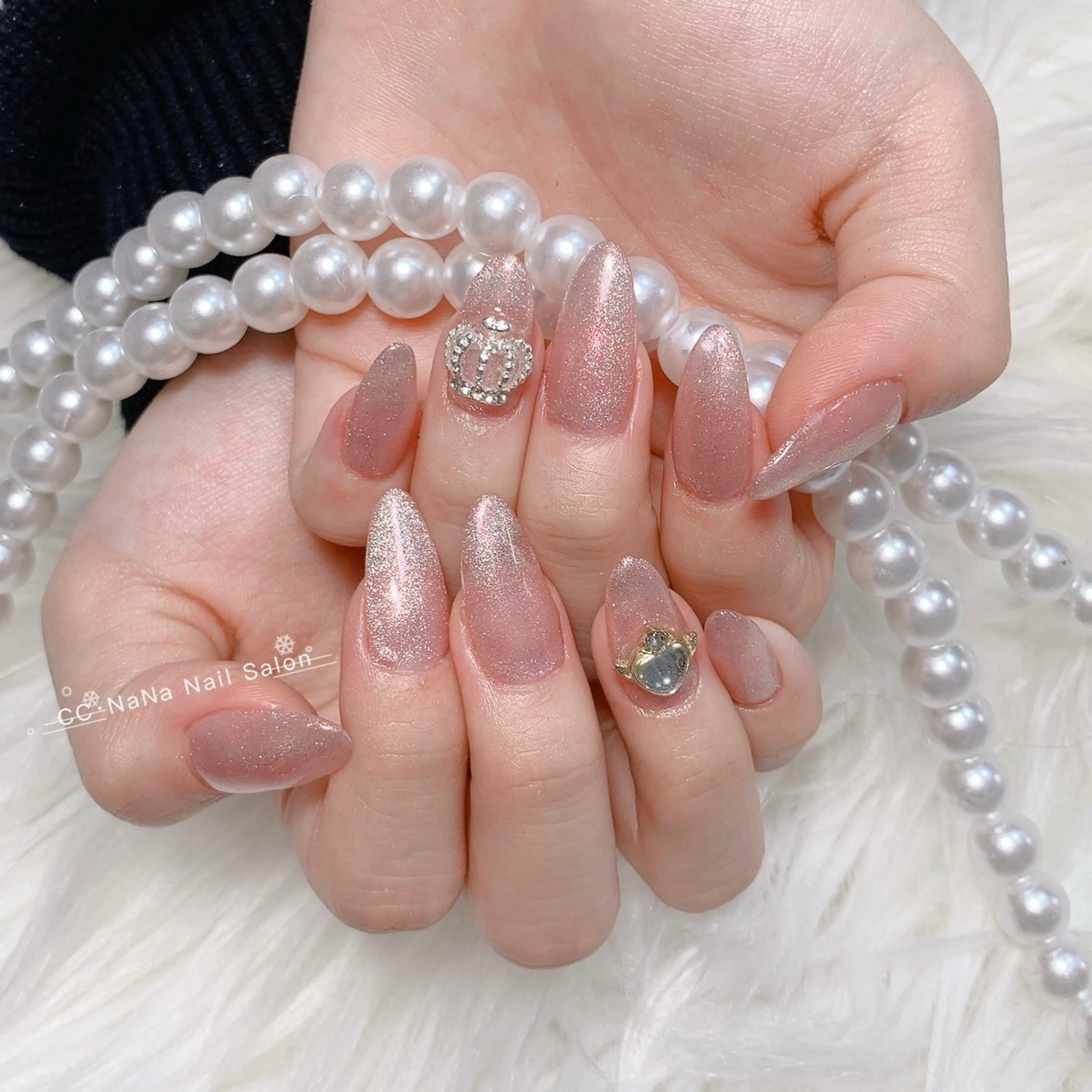 ネイル ハート キラキラネイル 韓国ネイル ピンク シンプルネイル ハンドネイル CC  NaNa ワンホンネイル🌙Nのネイルデザイン