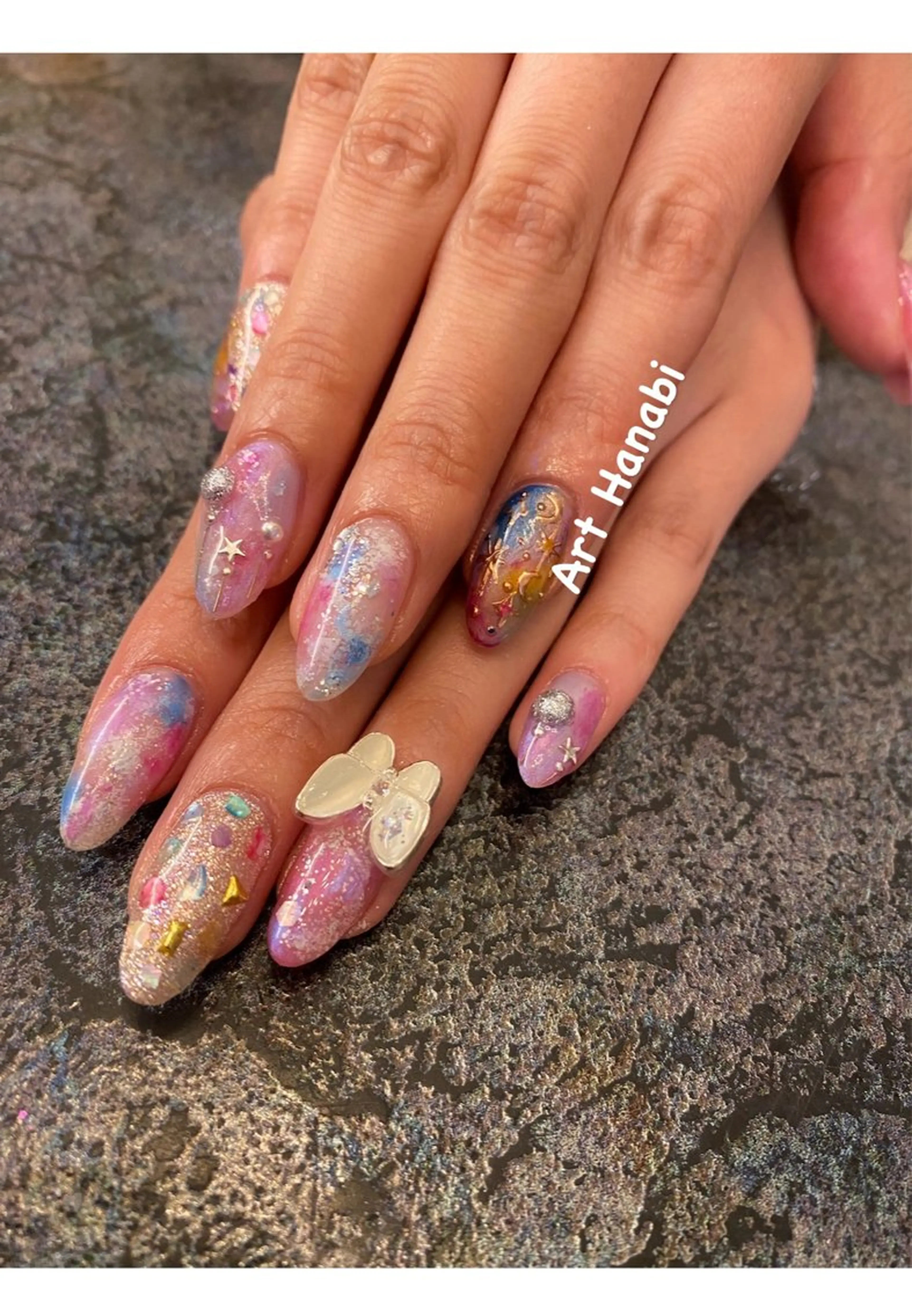 ネイル アートネイル キラキラネイル ミラーネイル ニュアンスネイル ピンク Art Hanabi所属・Art Hanabi ミリのネイルデザイン